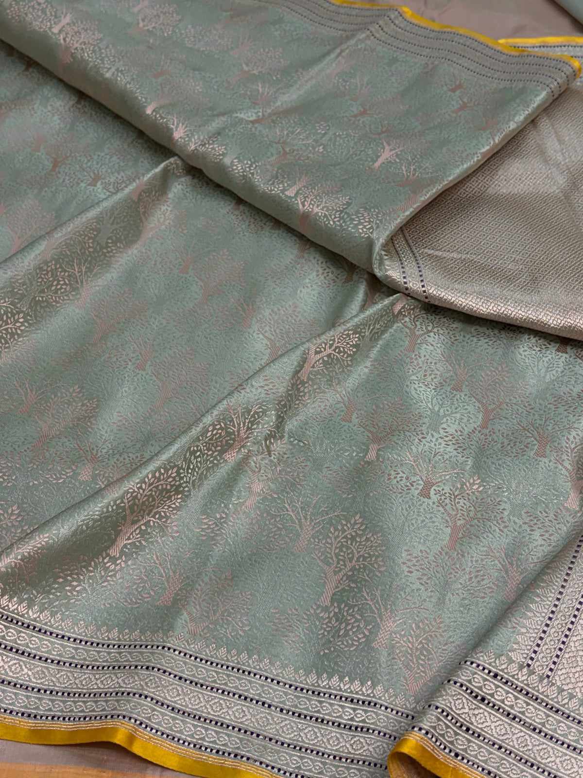 Sea Green Handwoven Pure Banarasi Satin Tanchoi Saree
