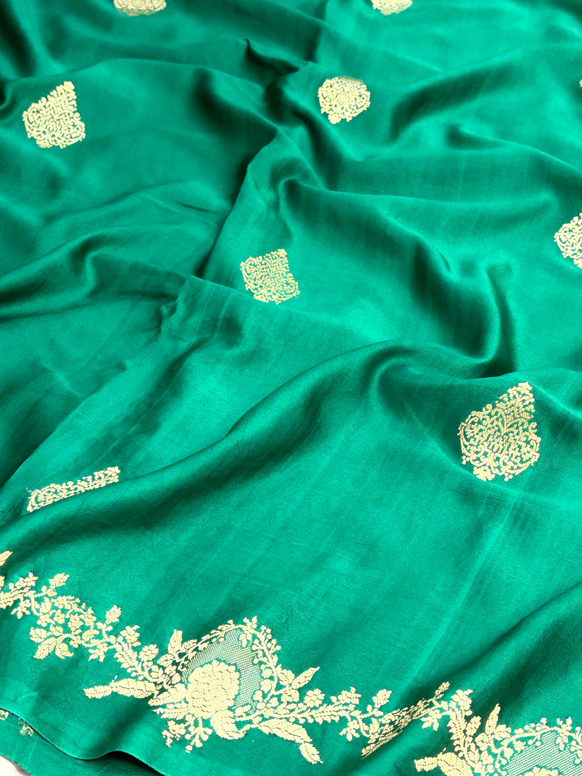 Green Handwoven Pure Mashru Banarasi Satin Silk Saree