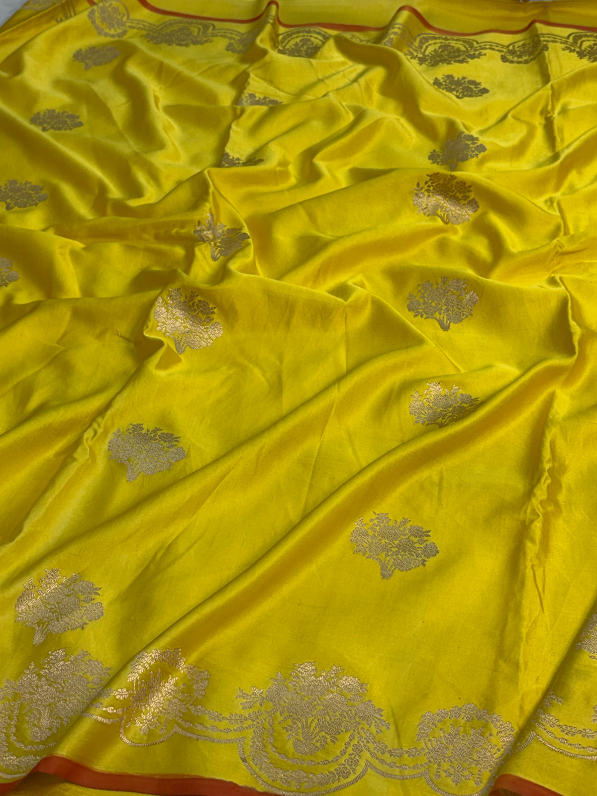 Lemon Yellow Handwoven Pure MASHRU BANARASI Satin Silk Saree