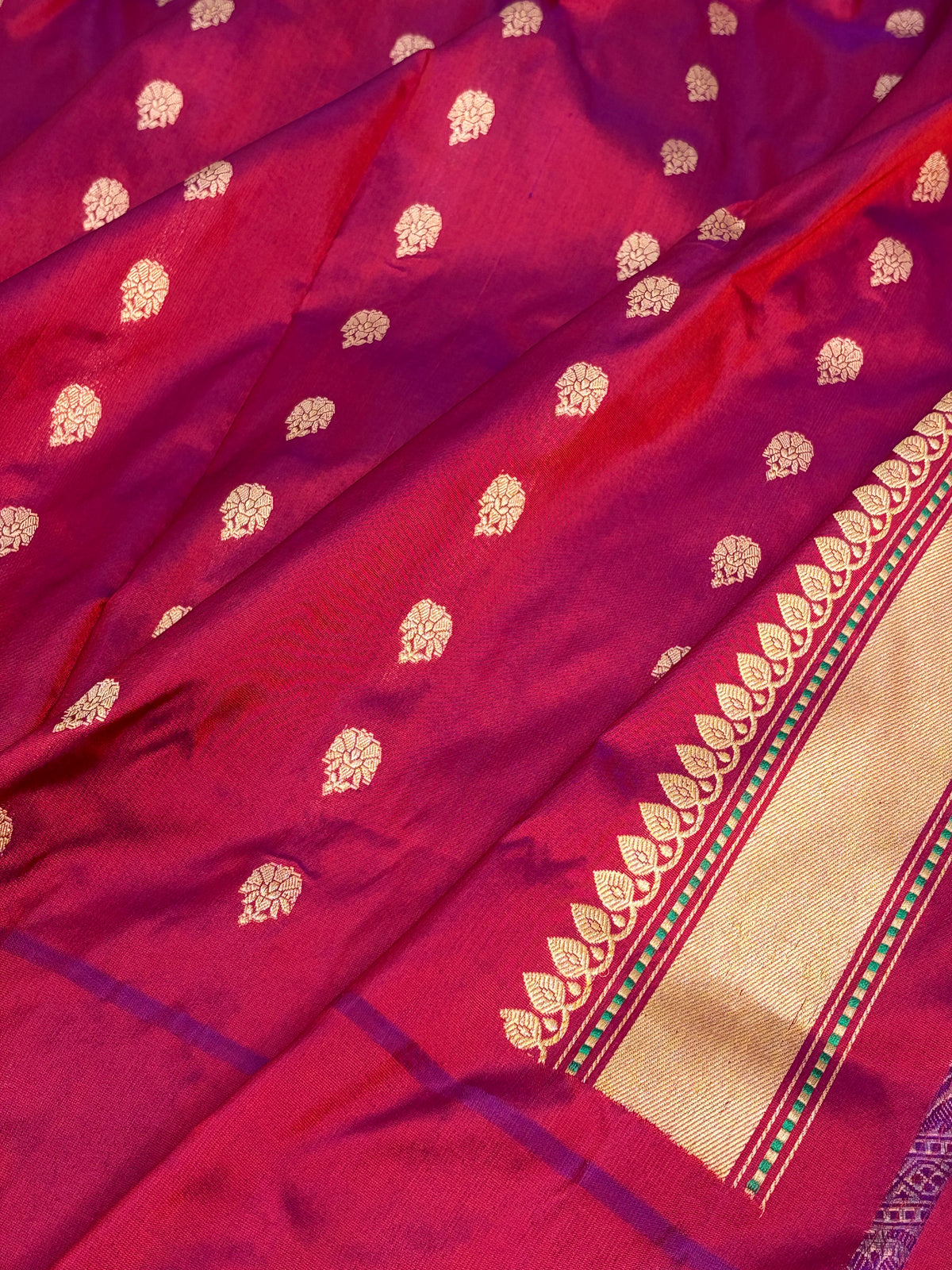 Light Lavender Handwoven Pure BANARSI Brocade Saree with KADHIYAL Border