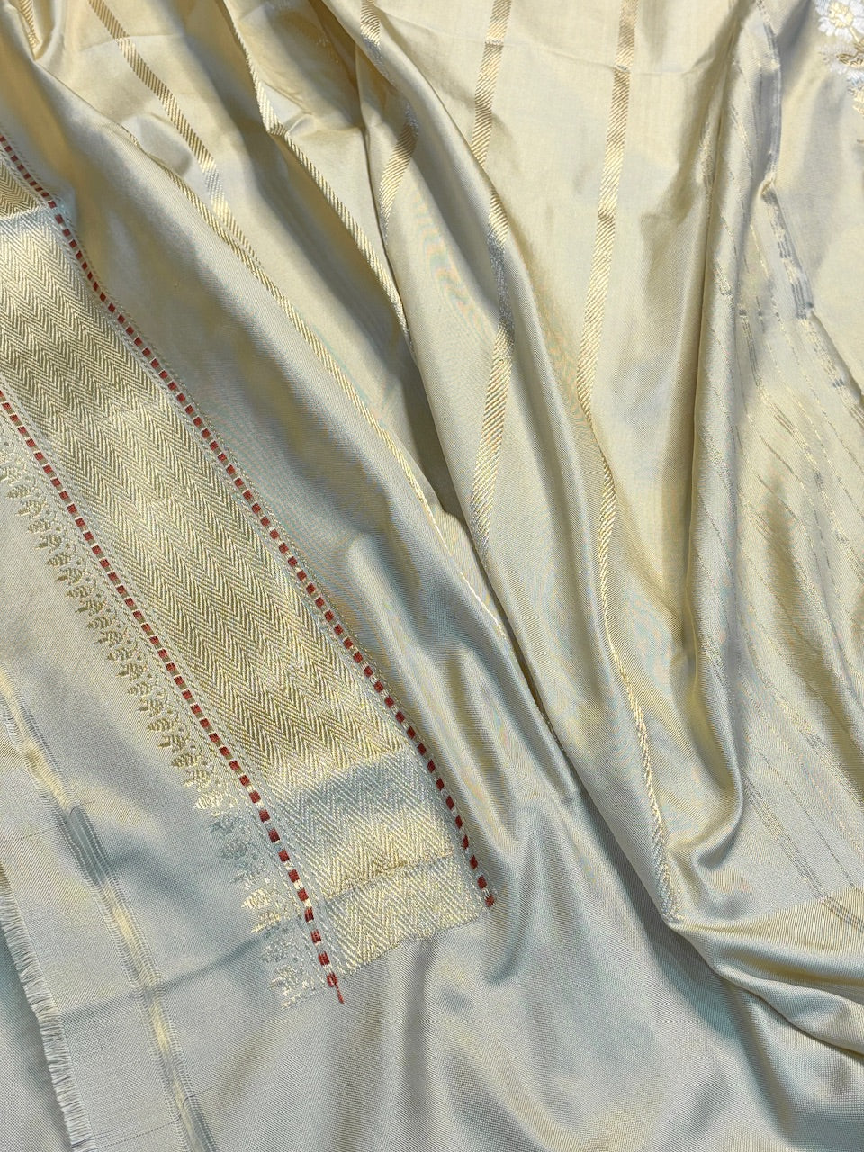 Ivory Pure Banarasi Katan Silk handloom Saree
