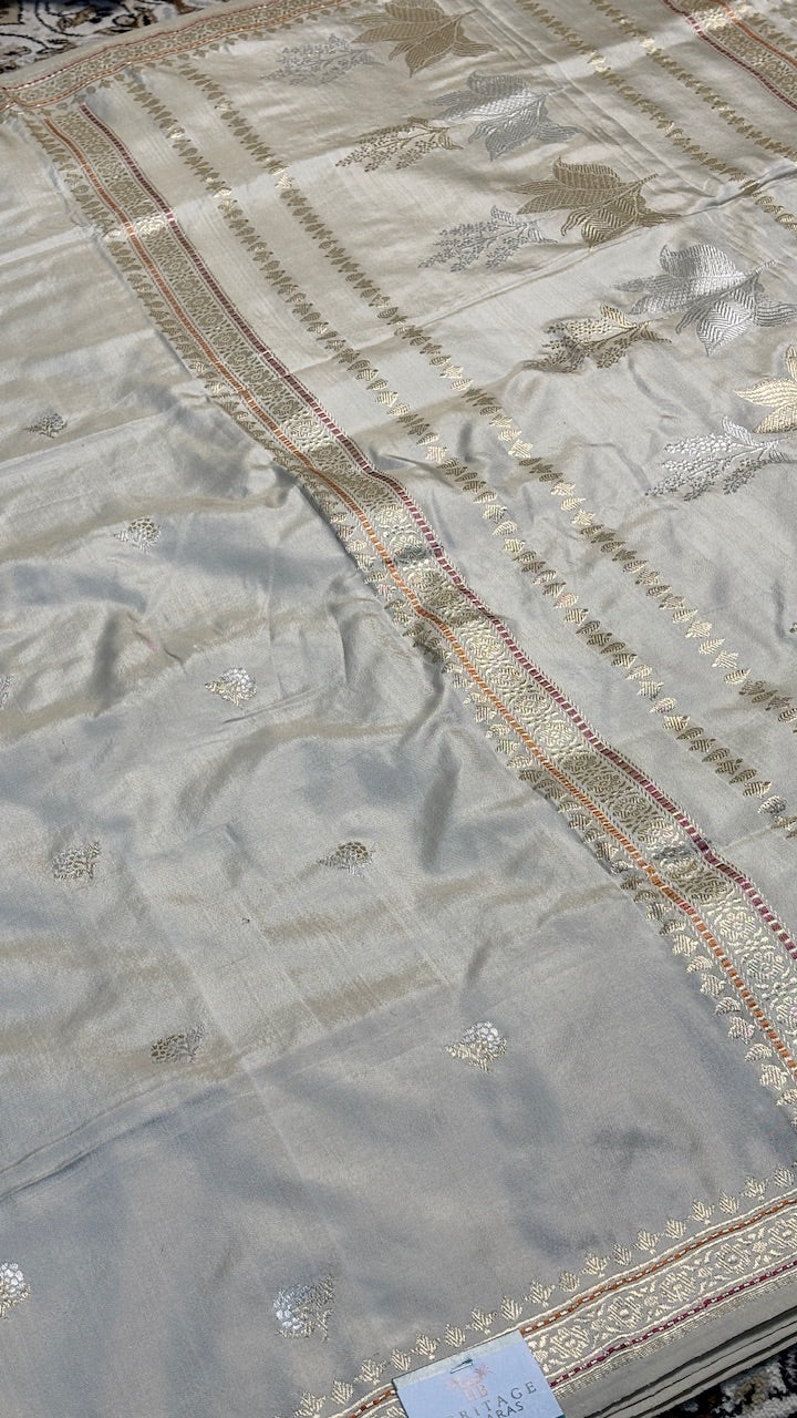 Ivory Pure Banarasi Ektara Silk Handwoven Saree