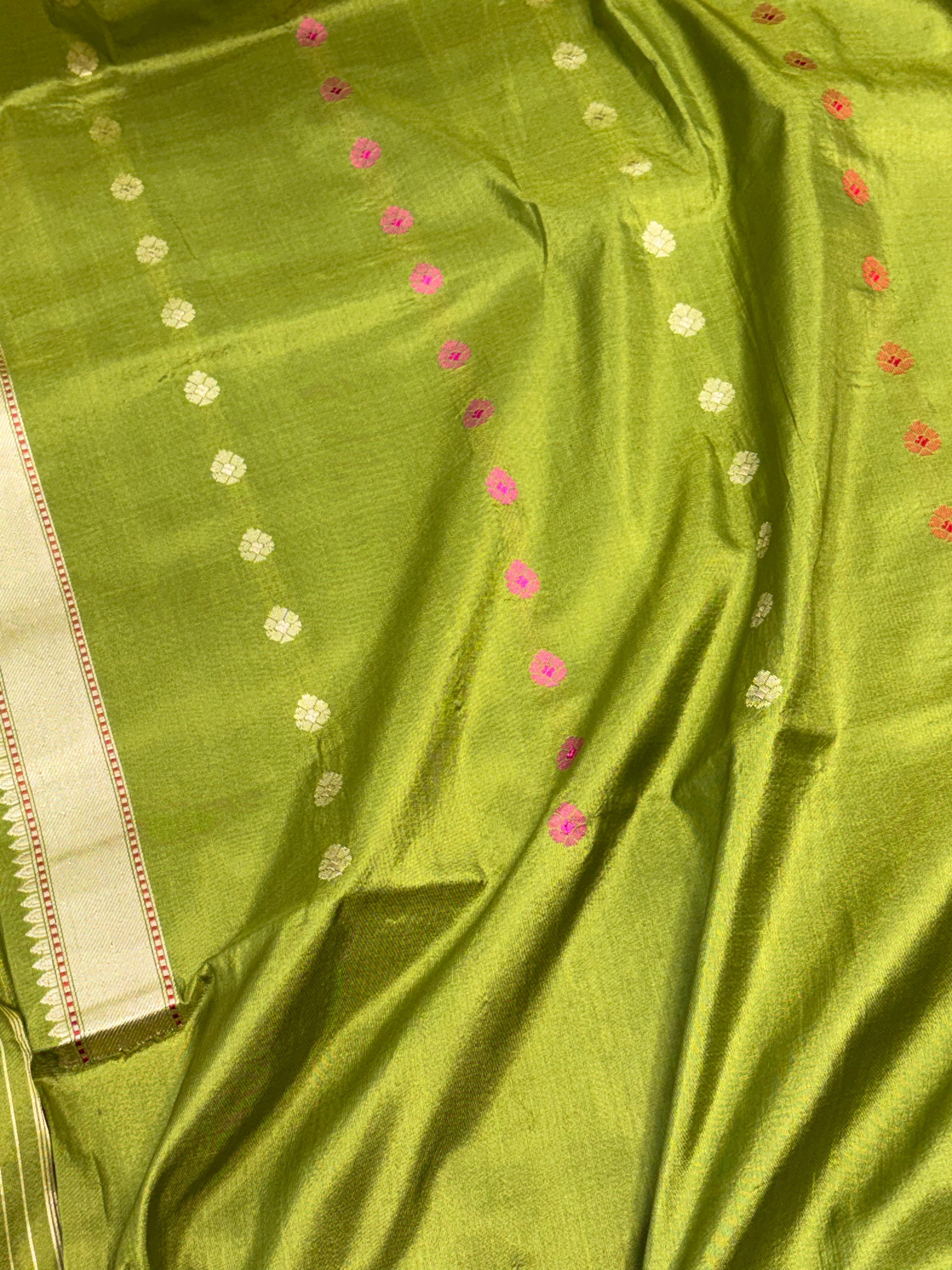 Parrot Green Banarasi Necklace Jaal Saree with Meenakari Border