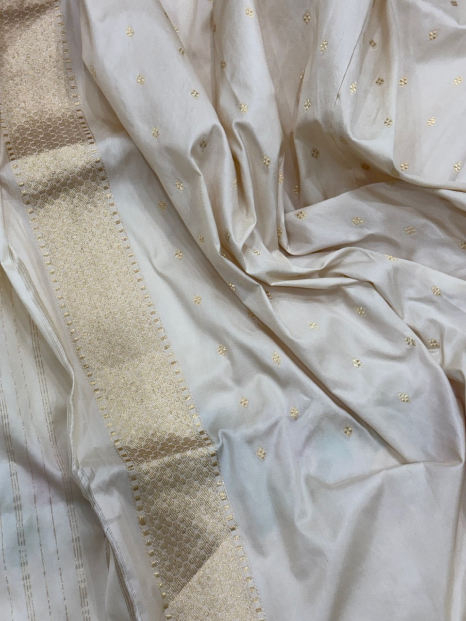 Ivory Banarasi Pure Katan Silk Handwoven Saree