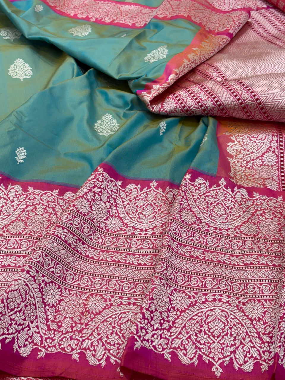 Peacock Green Pure Banarasi Ektara Silk Handwoven Saree