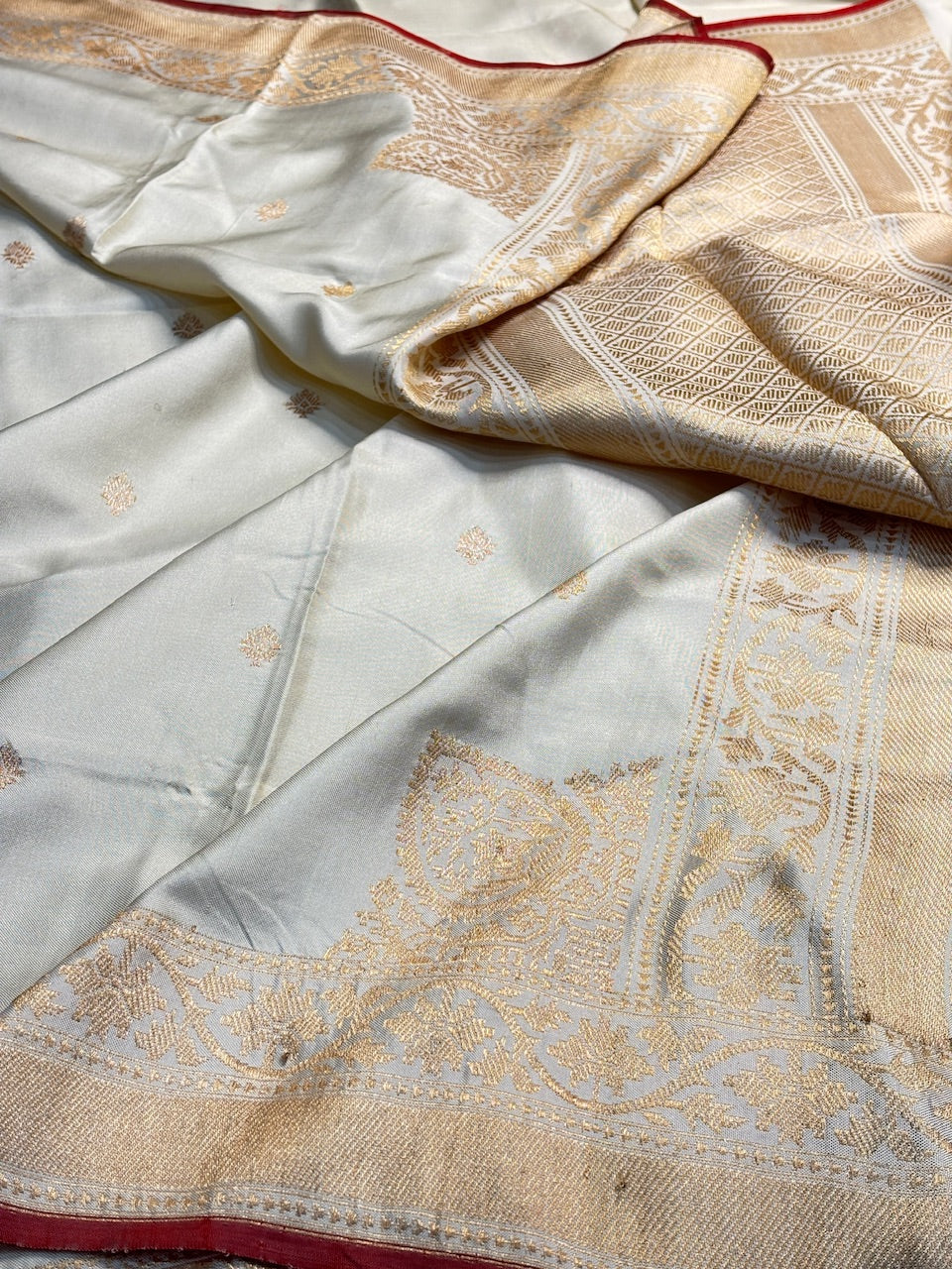 Ivory Pure Banarasi Ektara Silk Handwoven Saree