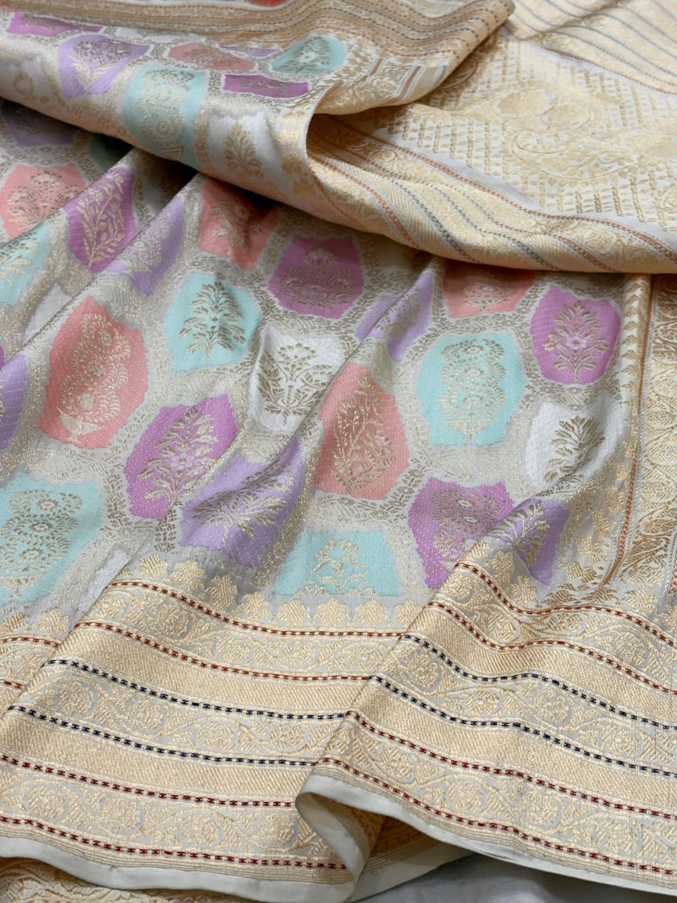 Ivory Banarasi Pure Katan Silk Rangkaat Handwoven Saree