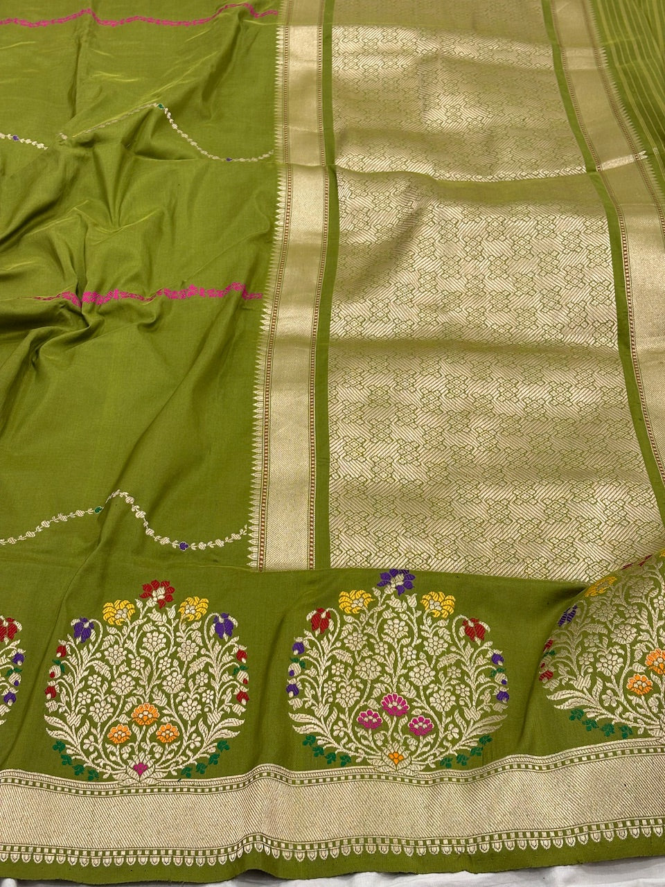 Leafy Olive Green Banarasi Pure Katan Silk Handwoven Saree