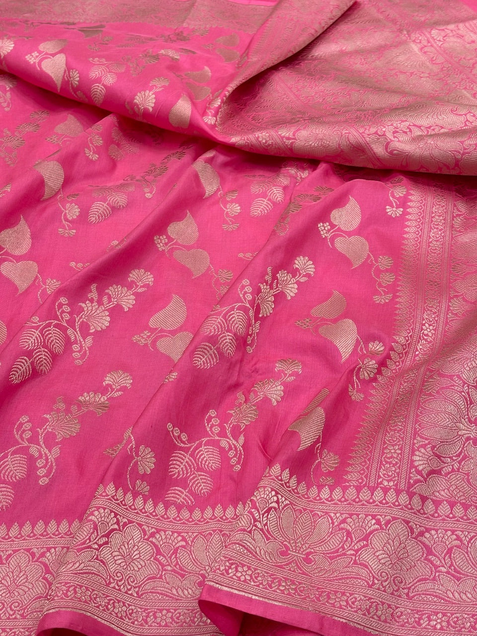 Fuchsia Pink Banarasi Pure Katan Silk Handwoven Saree