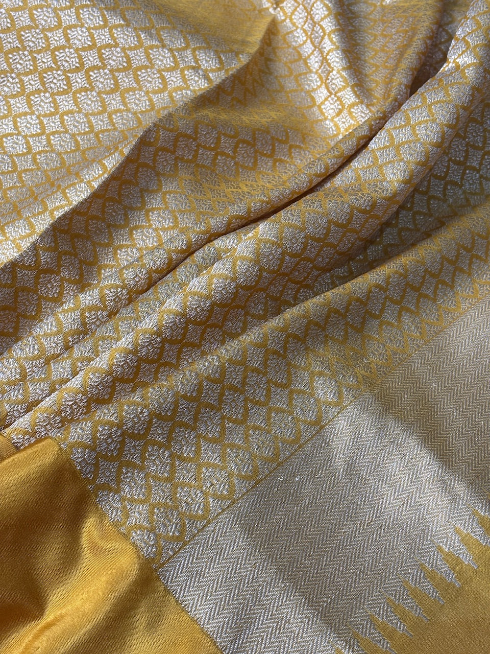 Ivory Banarasi Kora Silk Handwoven Saree