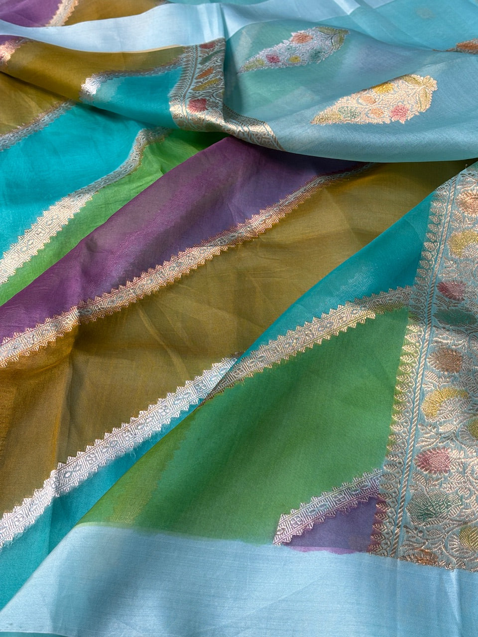 Rangkaat Banarasi Kora Silk Handwoven Saree