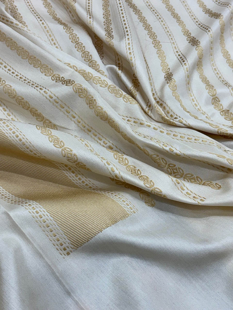 Ivory Pure Banarasi Ektara Silk Handwoven Saree