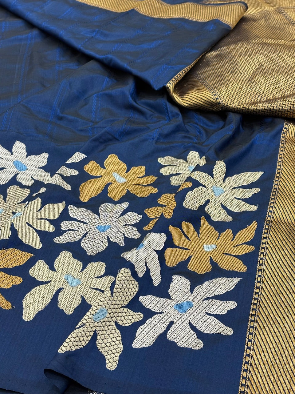 Neavy Blue Banarasi Pure Katan Silk Handwoven Saree