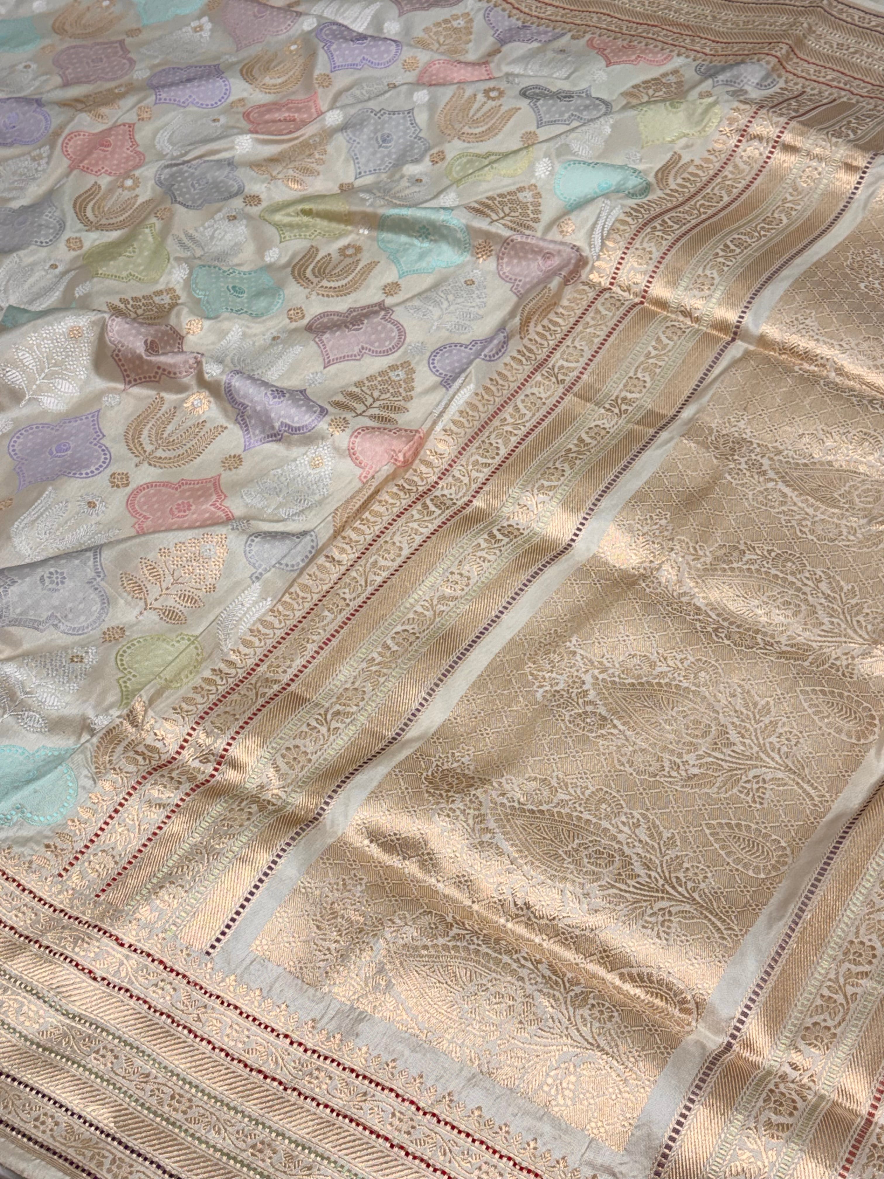 Ivory Handwoven Banarasi Pure Katan Silk Ivory Rangkaat Saree