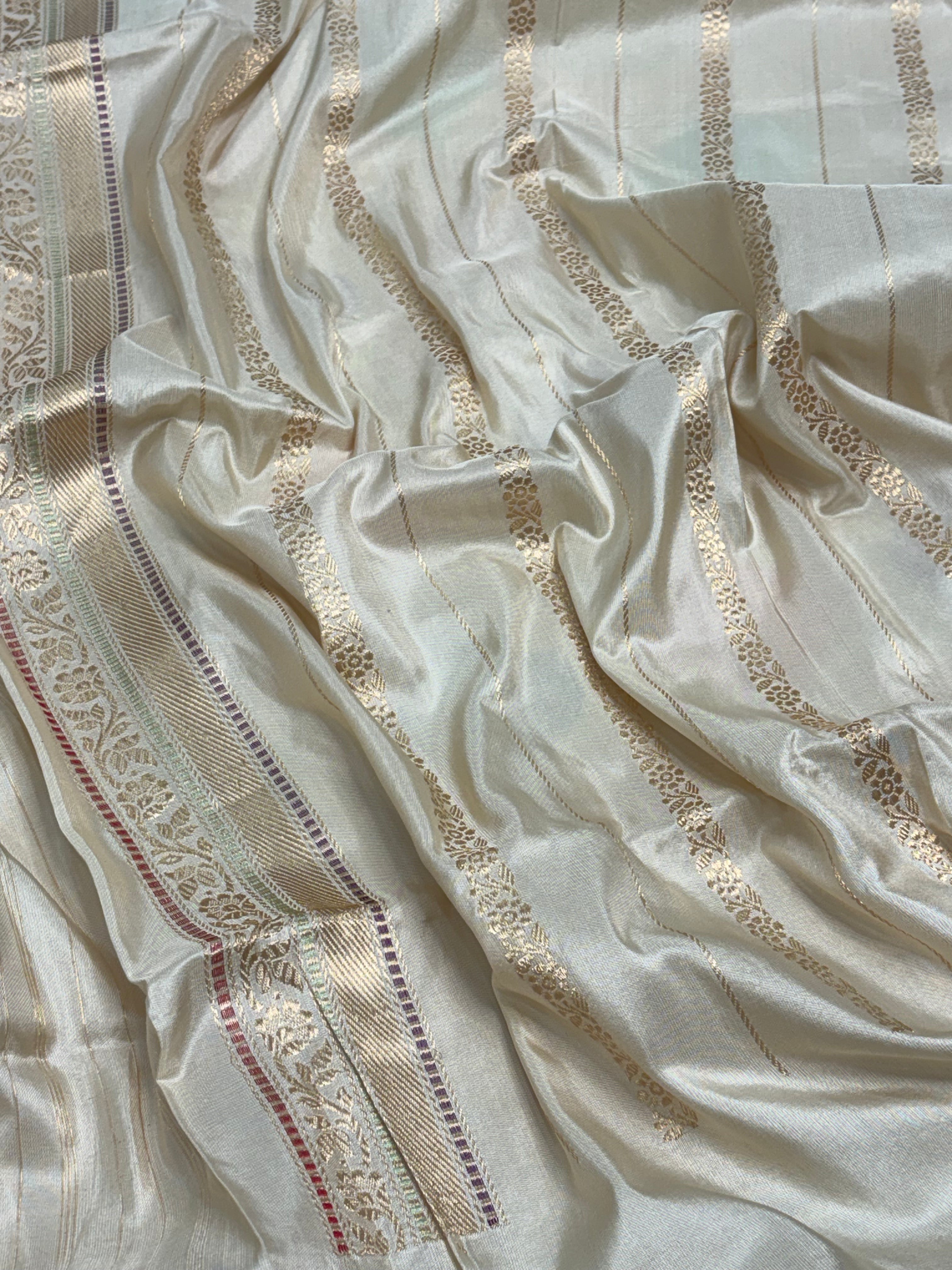 Ivory Handwoven Banarasi Pure Katan Silk Ivory Rangkaat Saree