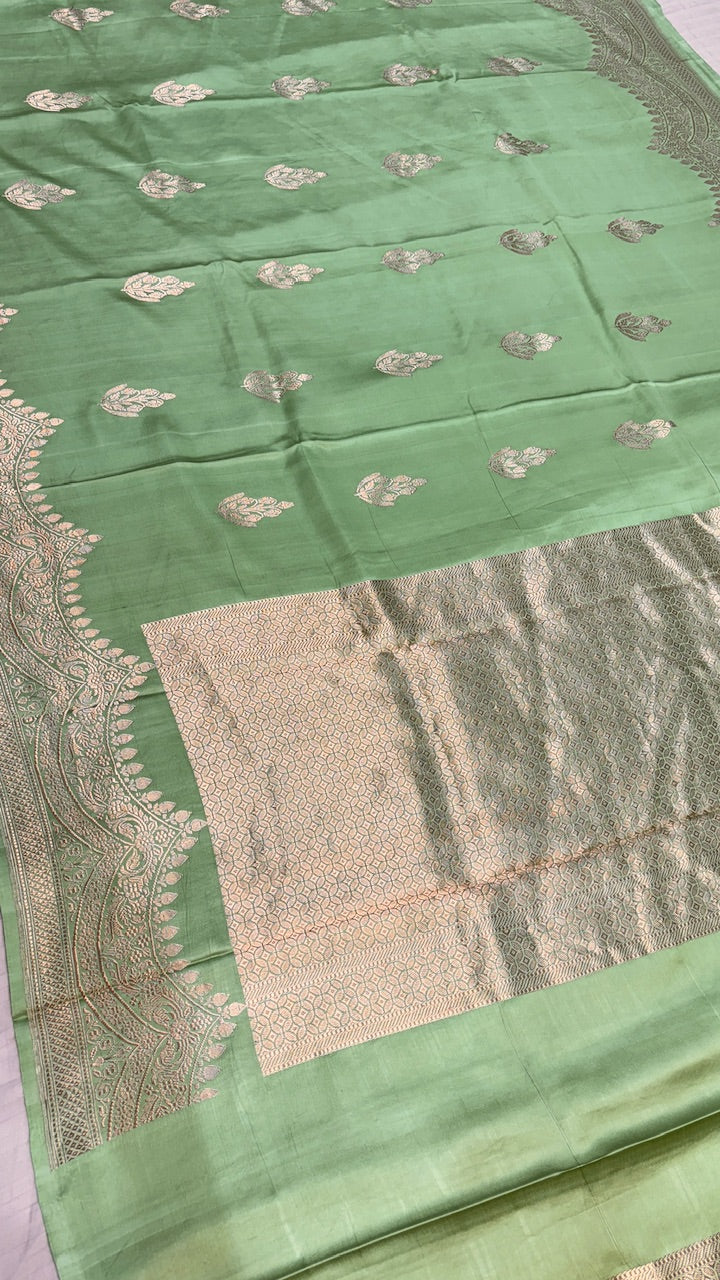 Pista Green Pure Banarasi Satin-Mashru Silk Handwoven Saree