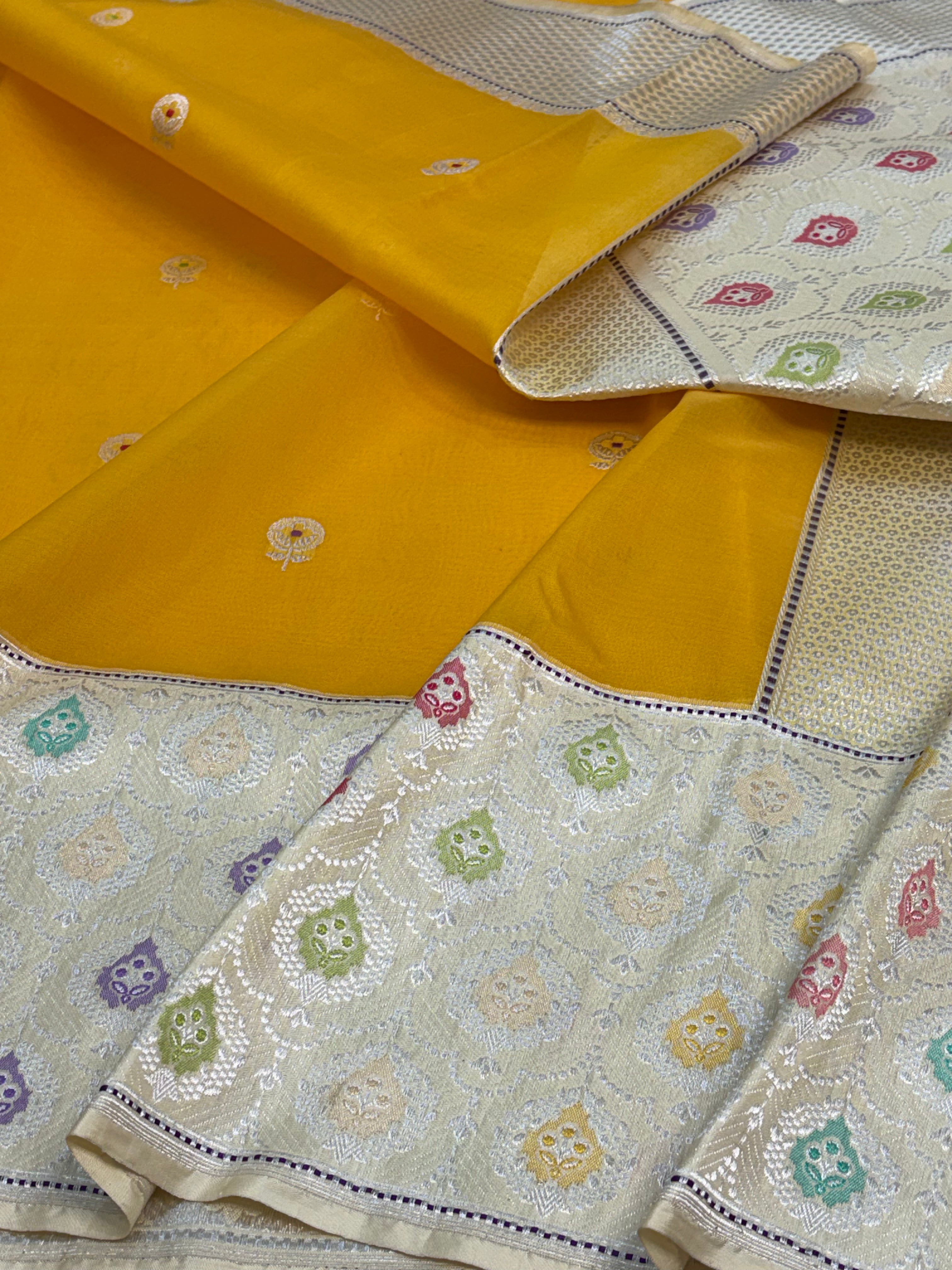 Pure Kora Ektara Handwoven Banarasi Saree with Ivory Katan Silk Kadhial Border