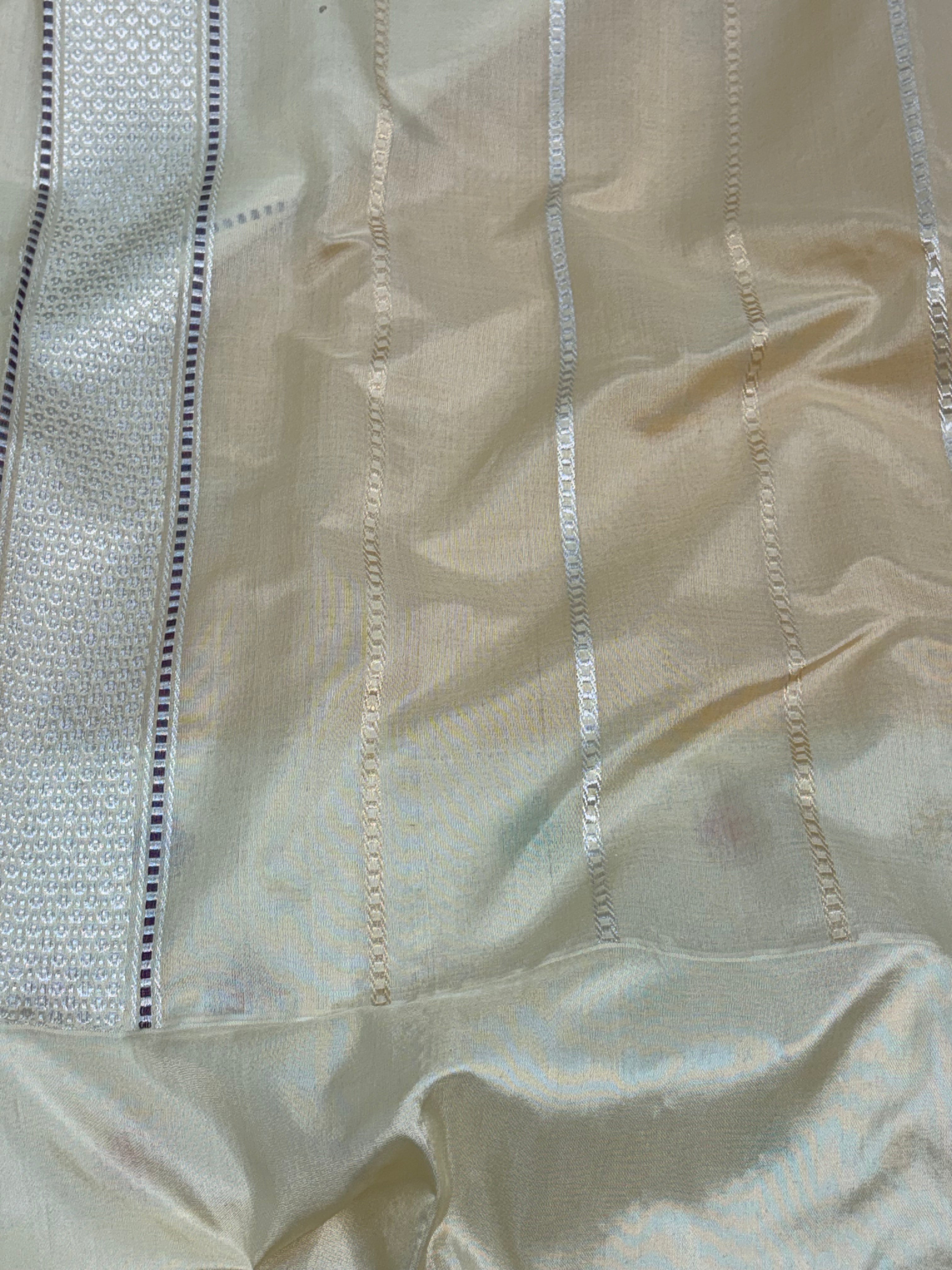 Pure Kora Ektara Handwoven Banarasi Saree with Ivory Katan Silk Kadhial Border
