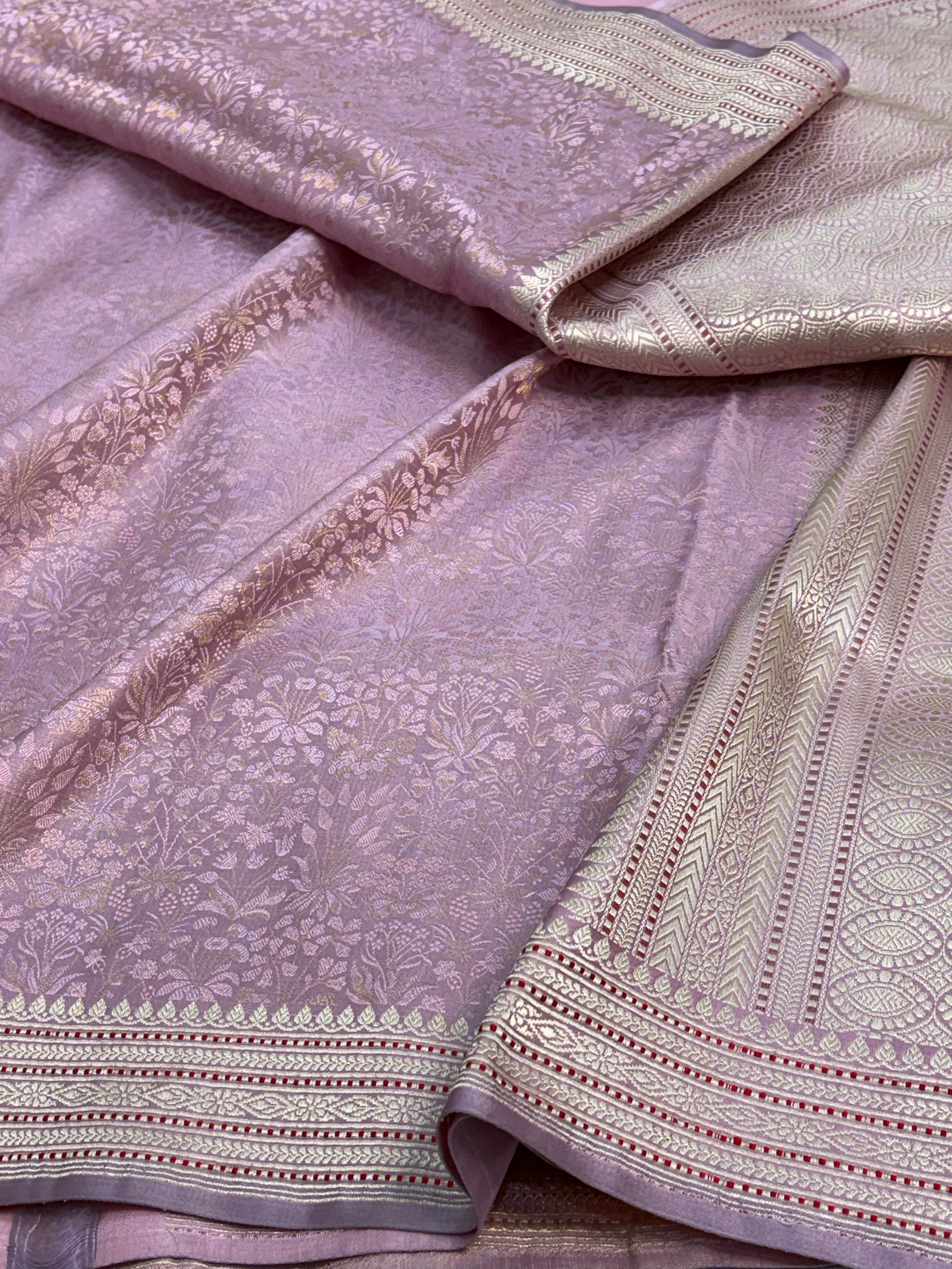 Lavender Handwoven Pure Satin Silk Tanchoi Banarasi Saree