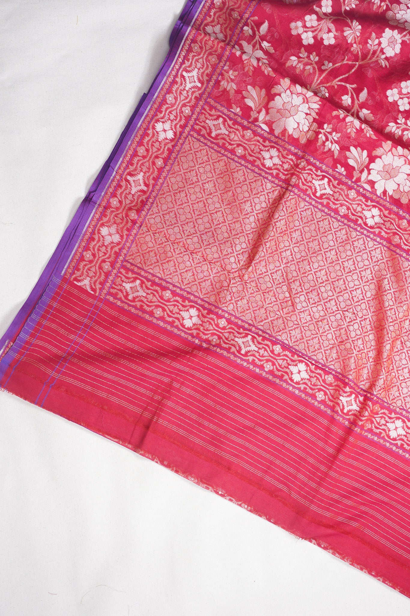 Bright Red Pure Cotton Jamdani Handwoven Saree