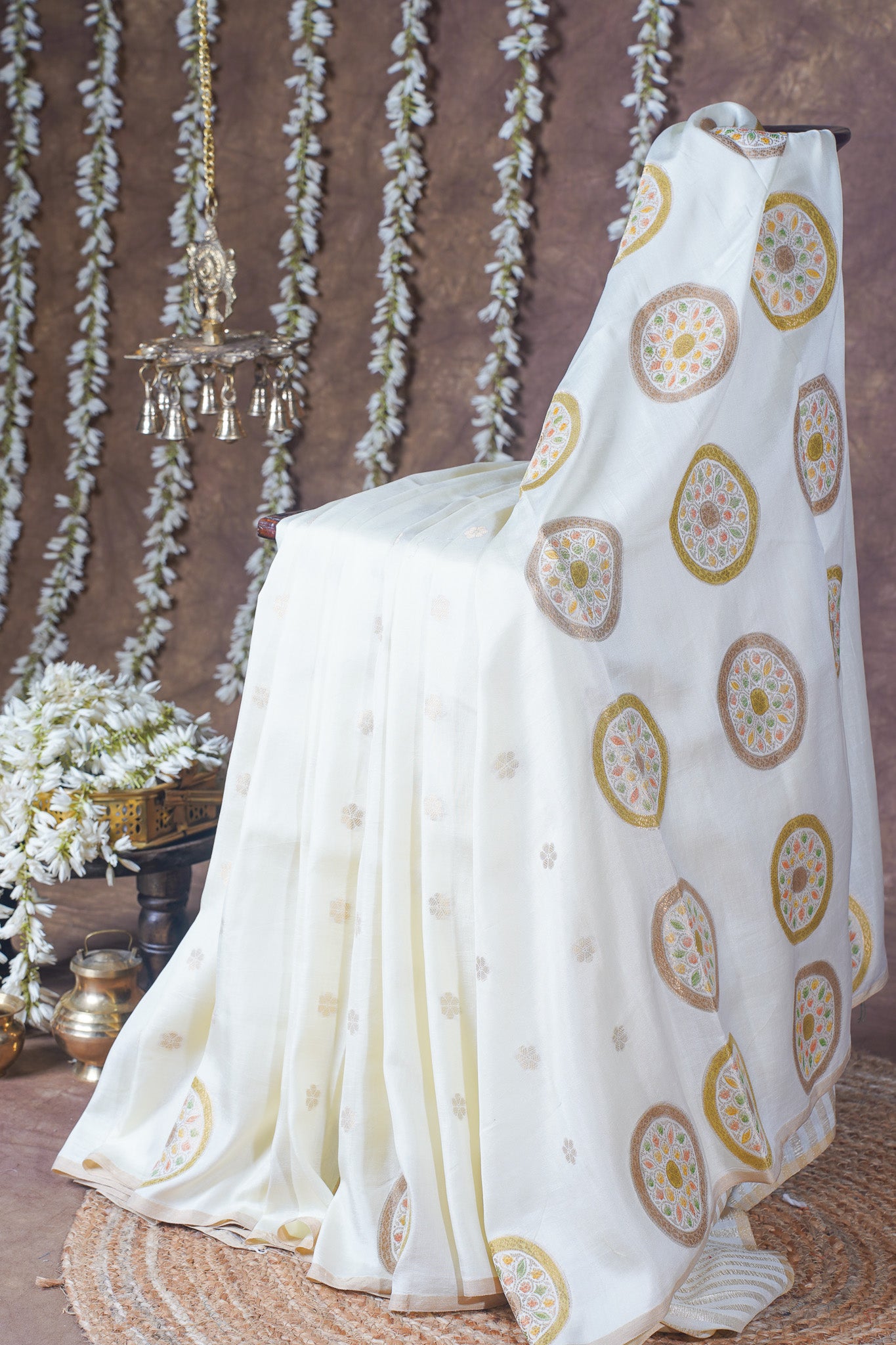 Ivory White Handloom Pure Silk Banarasi Saree