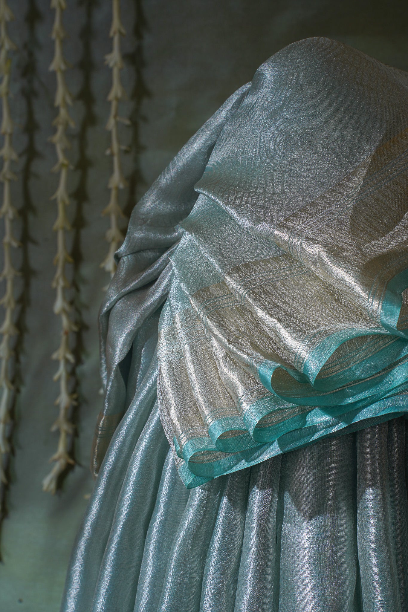 Pure Tissue Molten Gold Handwoven Saree with Teal Border & Pallu