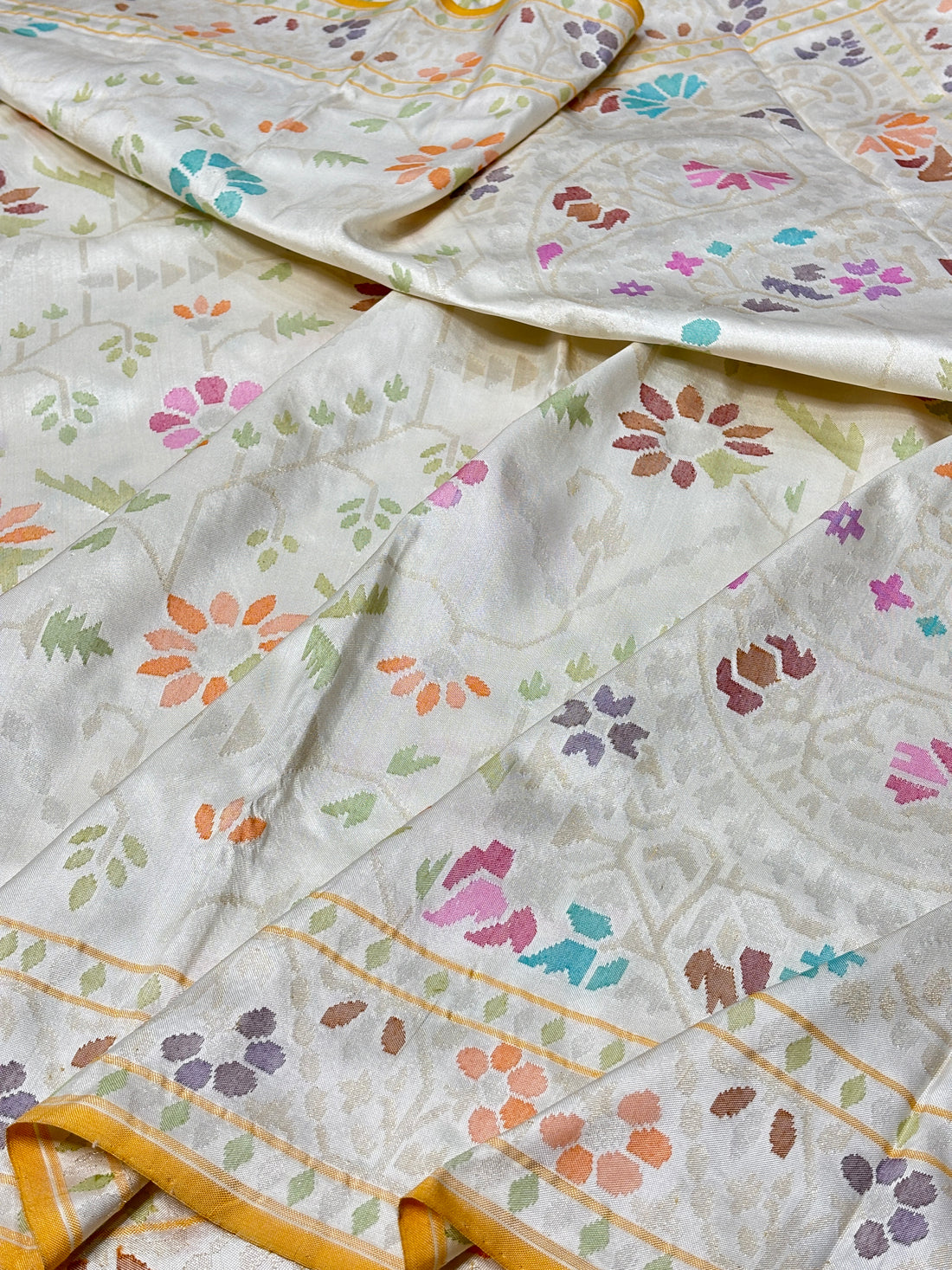 Ivory Banarasi Ektara Silk Handwoven Saree with Real Zari