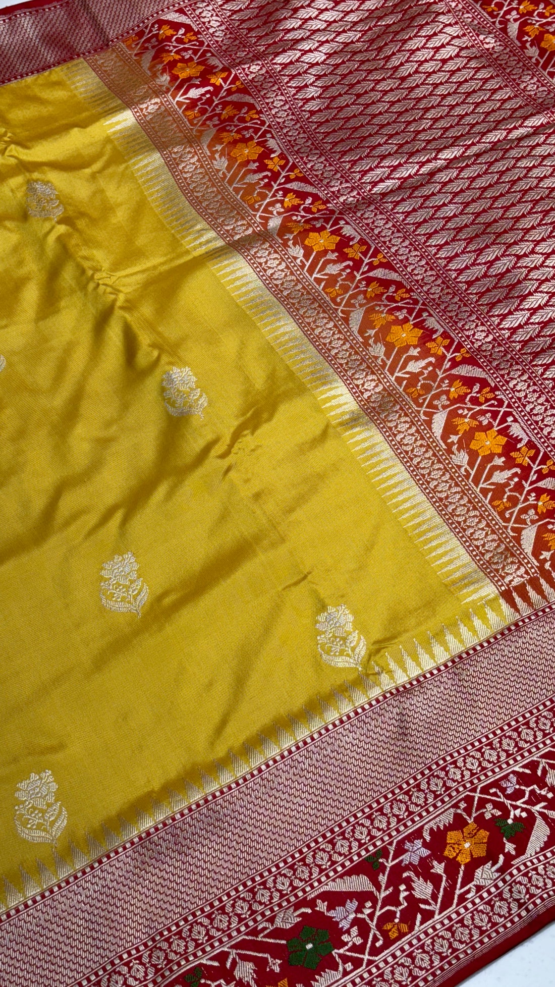 Yellow Pure Banarasi Ektara  Silk Handwoven Saree