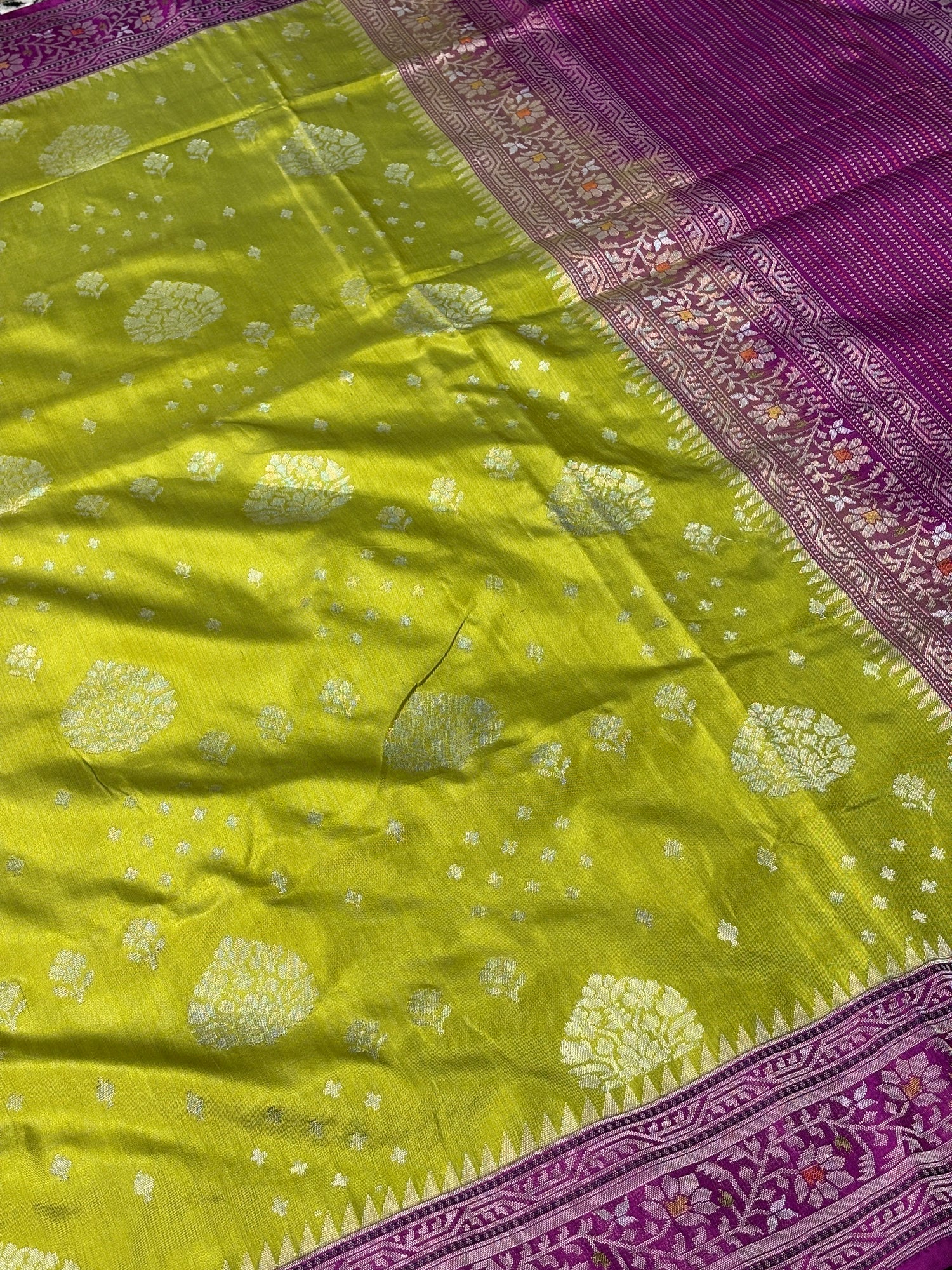 Green Pure Banarasi Ektara  Silk Handwoven Saree