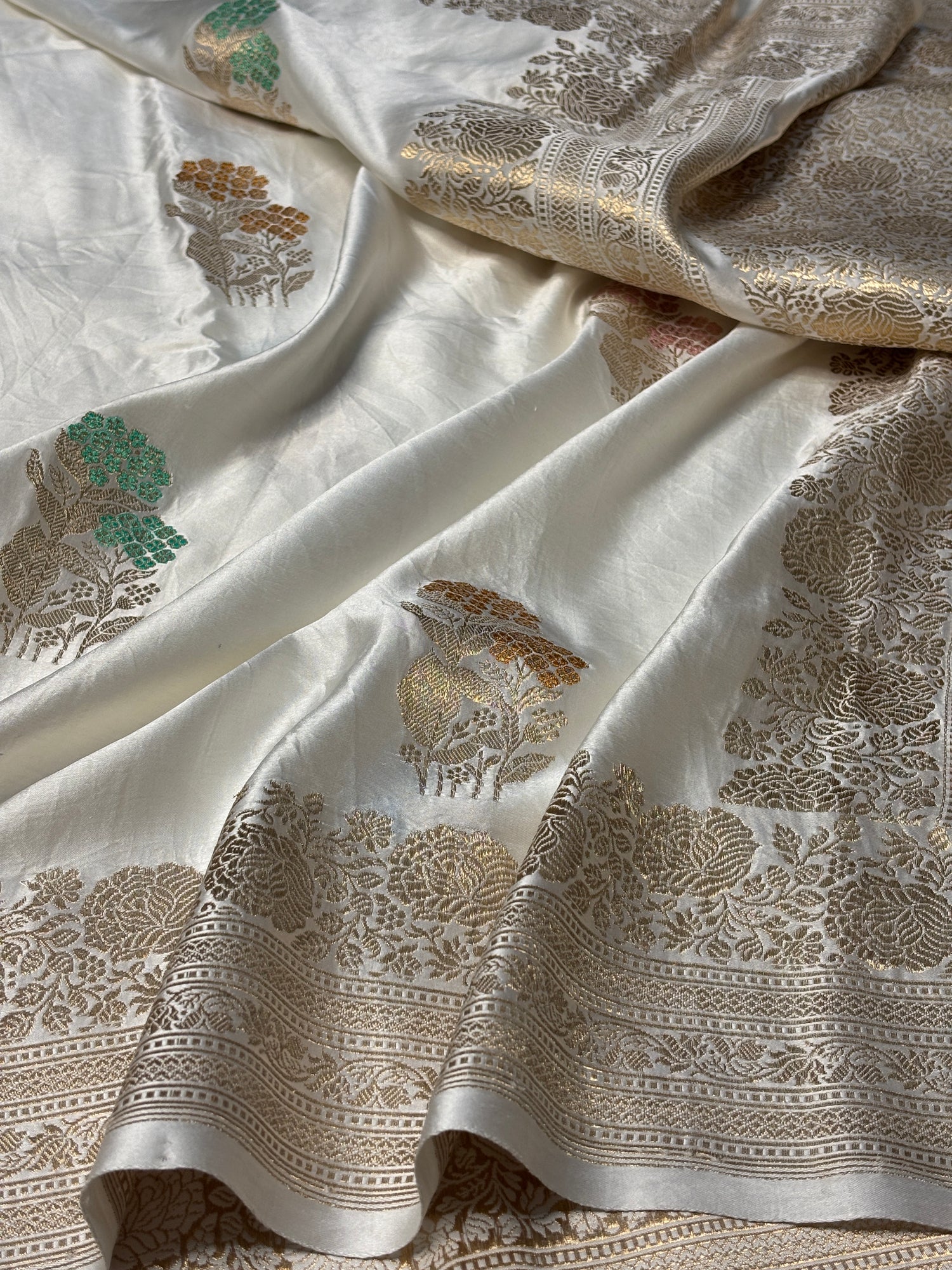 Ivory Banarasi Satin-Mashru Silk Handwoven Saree