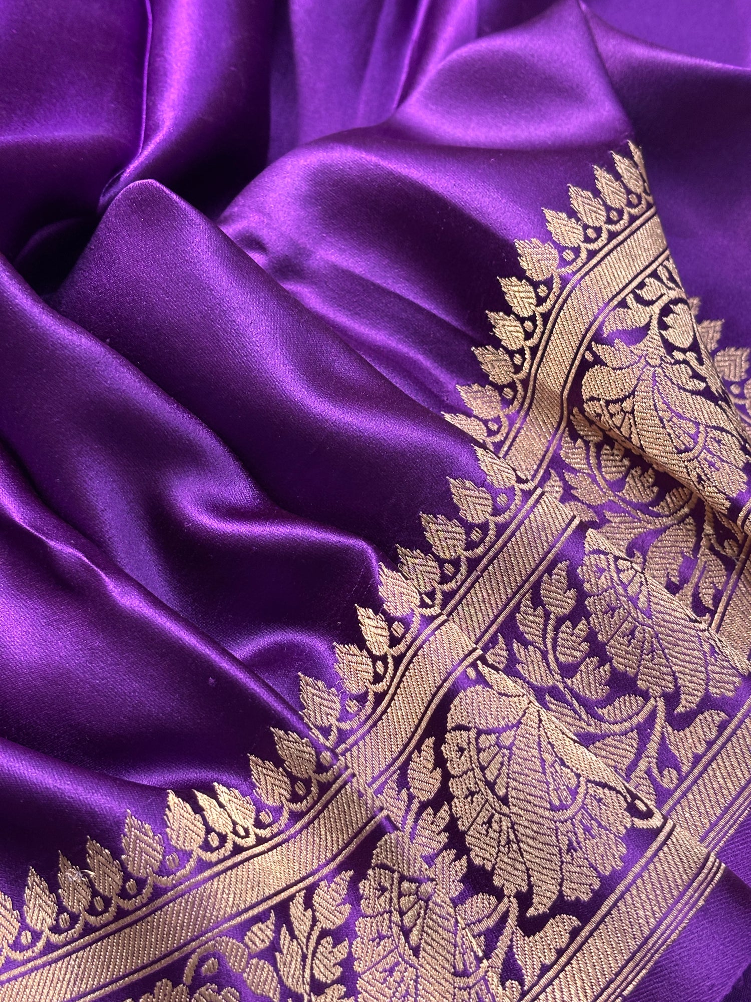 Cadbury purple Banarasi Satin-Mashru Silk Handwoven Saree
