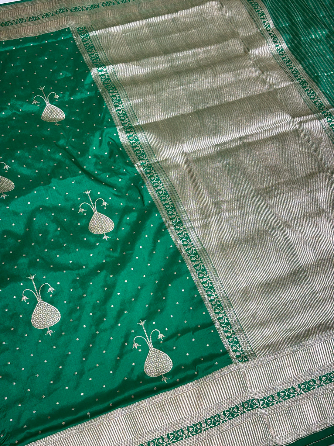 Emerald Green Pure Banarasi Katan Silk Handwoven Saree