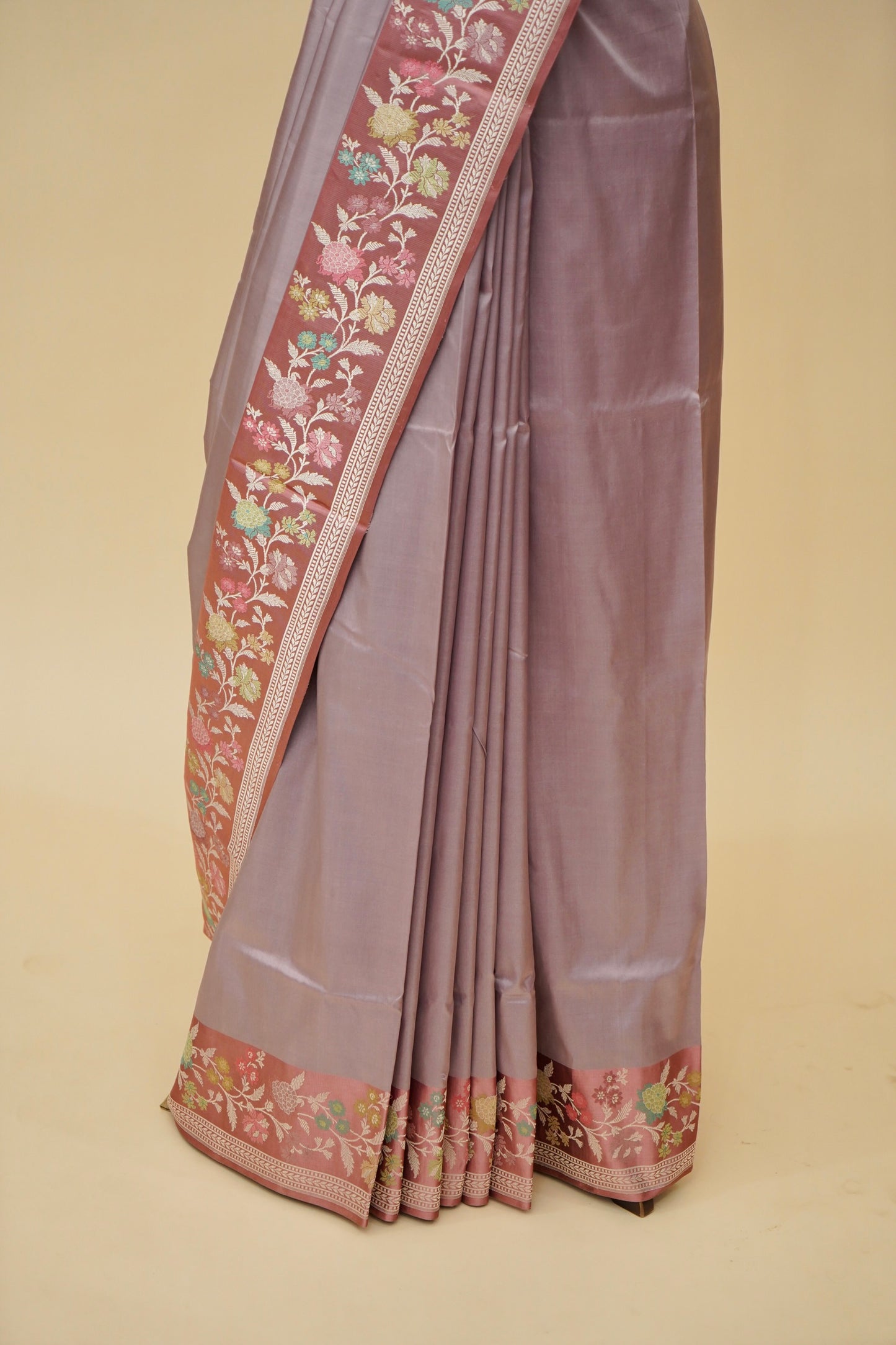 Handloom Banarasi Katan Silk Saree - Kadhiyal Satin Borders