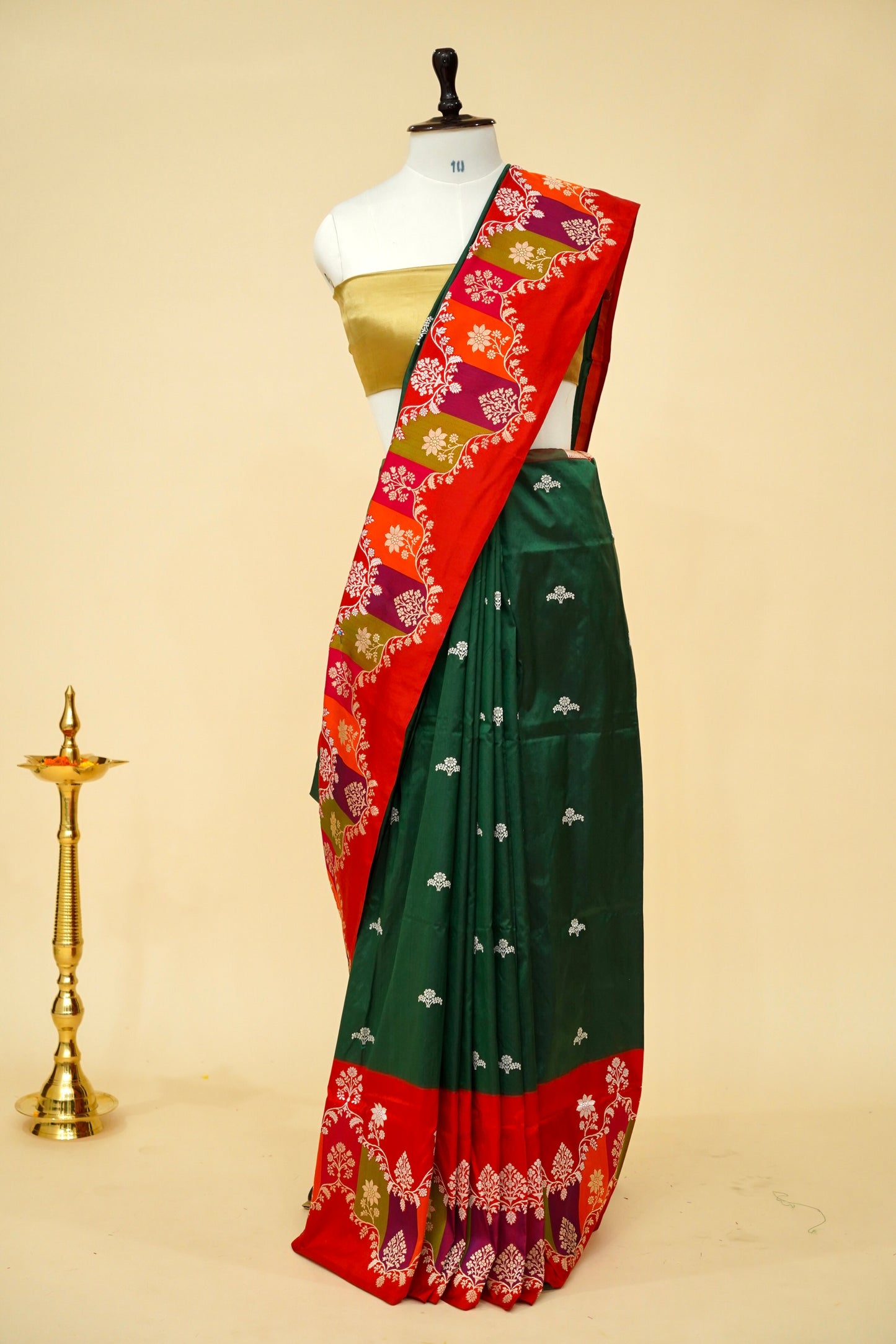 Handloom Banarasi Kadhiyal Rangkaat Border Saree