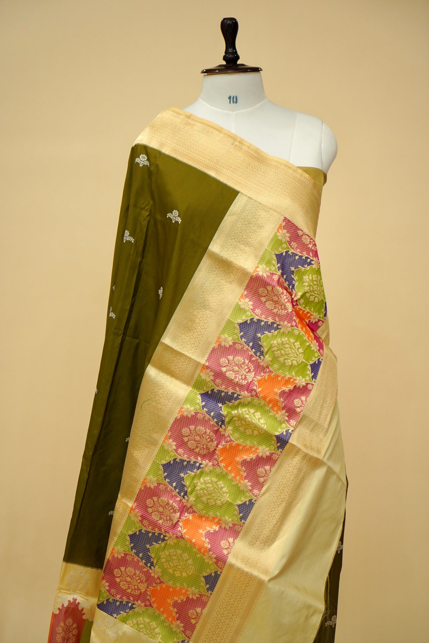 Handloom Banarasi Kadhiyal Rangkaat Border Saree