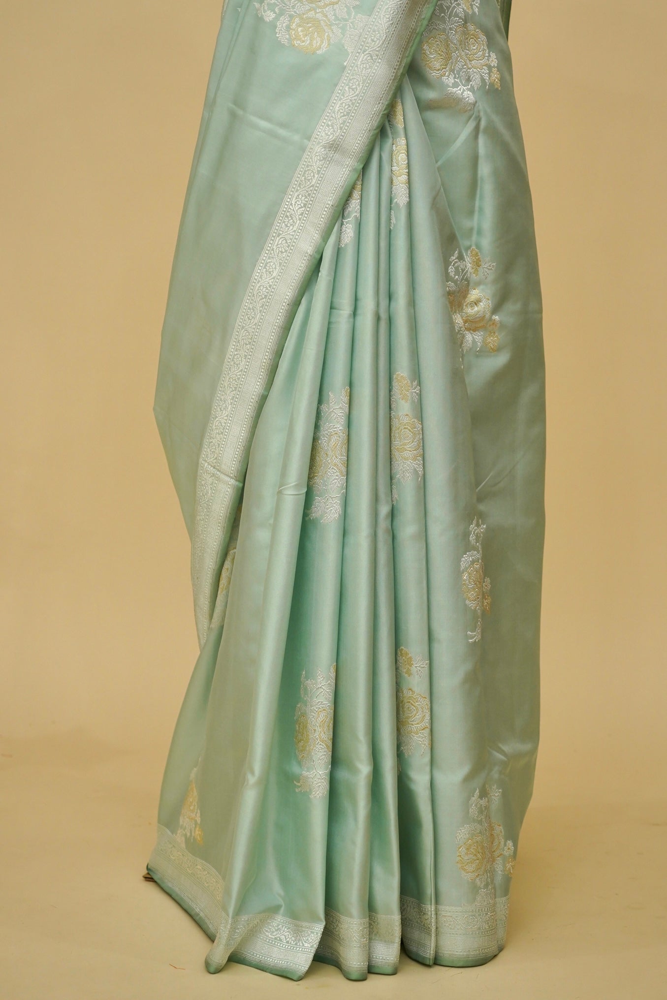 Pure Katan Silk Ektara Banarasi Buta Saree