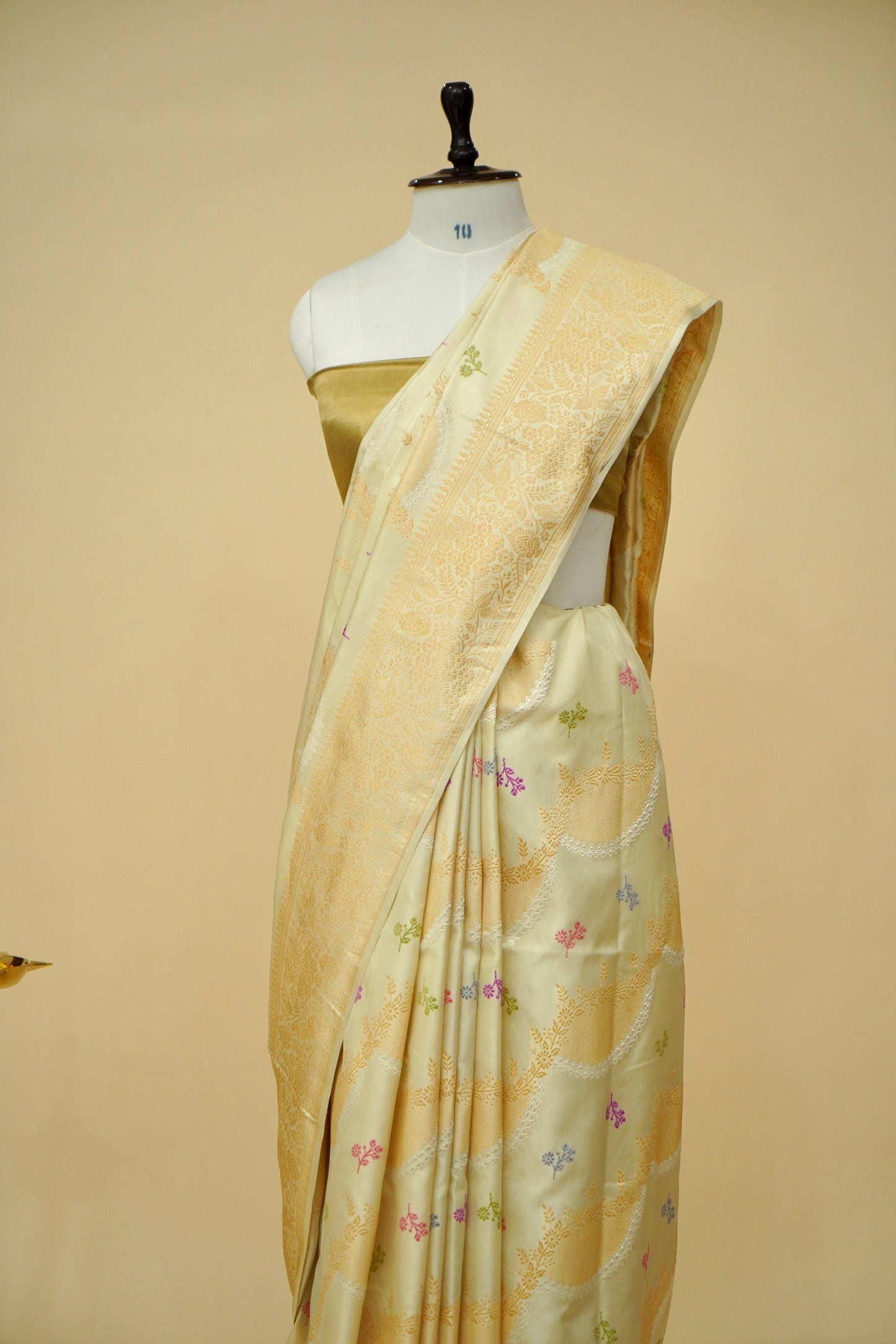 Handloom Banarasi Rangkaat Jaal Weaving Saree