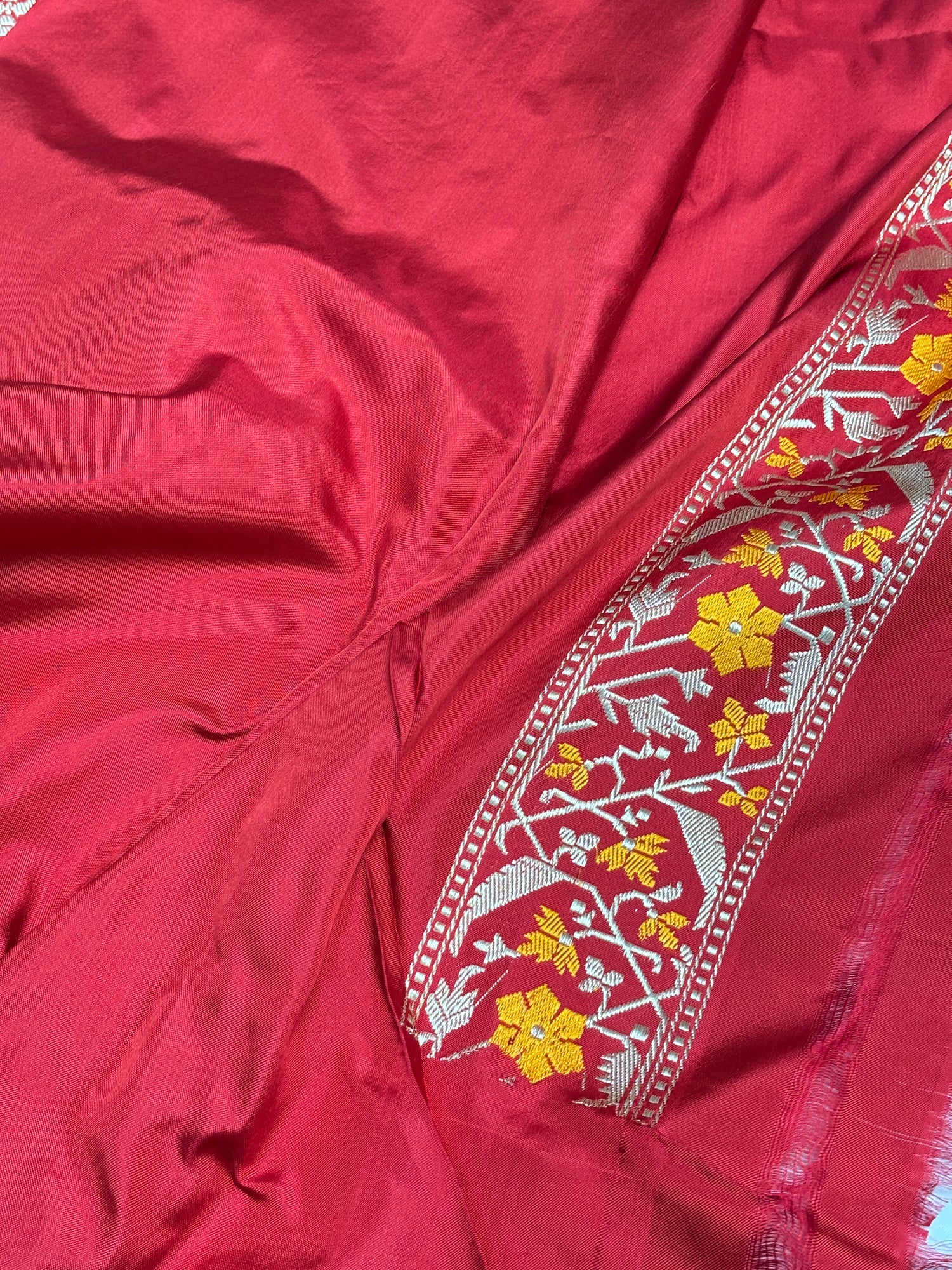 White Pure Banarasi Ektara  Silk Handwoven Saree
