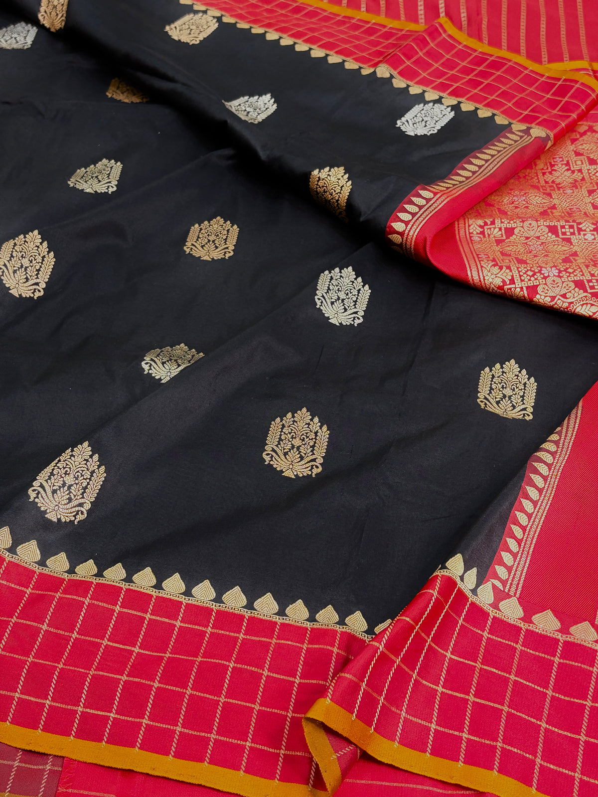 Black Handwoven Pure Banarasi Katan Silk Saree