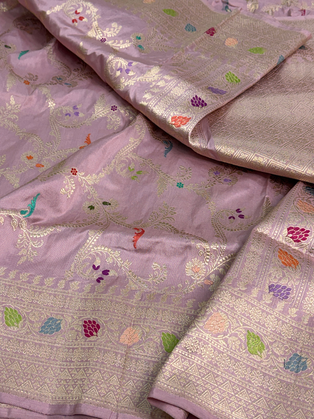 Light Lavender Handwoven Pure Banarasi Katan Silk Saree