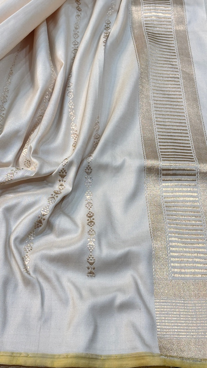 White Pure Banarasi Ektara  Silk Handwoven Saree