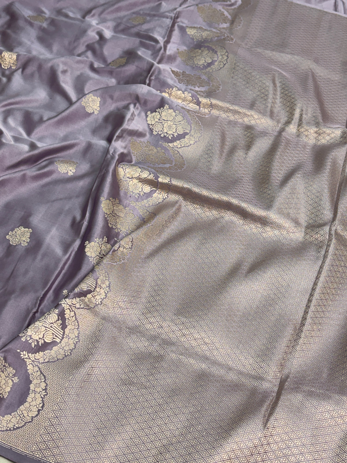 Mauve Handwoven Pure Banarasi Mashru Satin Silk Saree