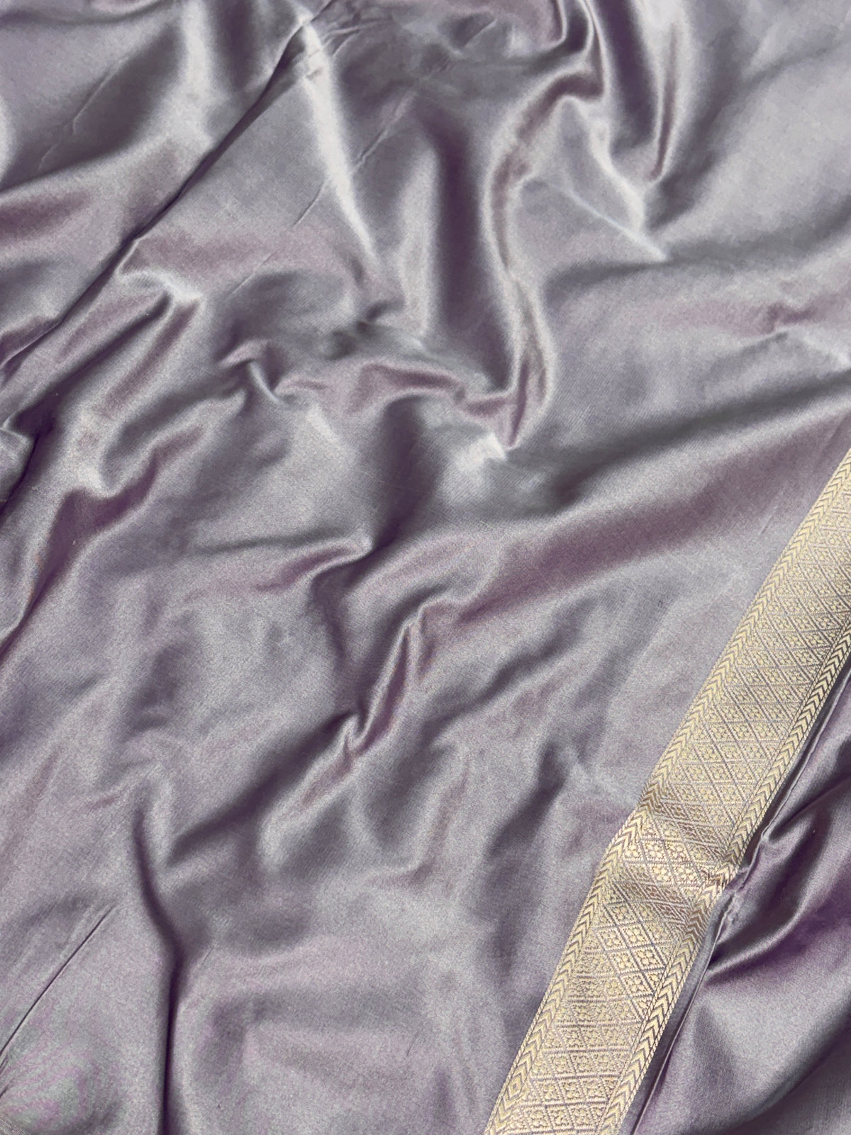 Mauve Handwoven Pure Banarasi Mashru Satin Silk Saree