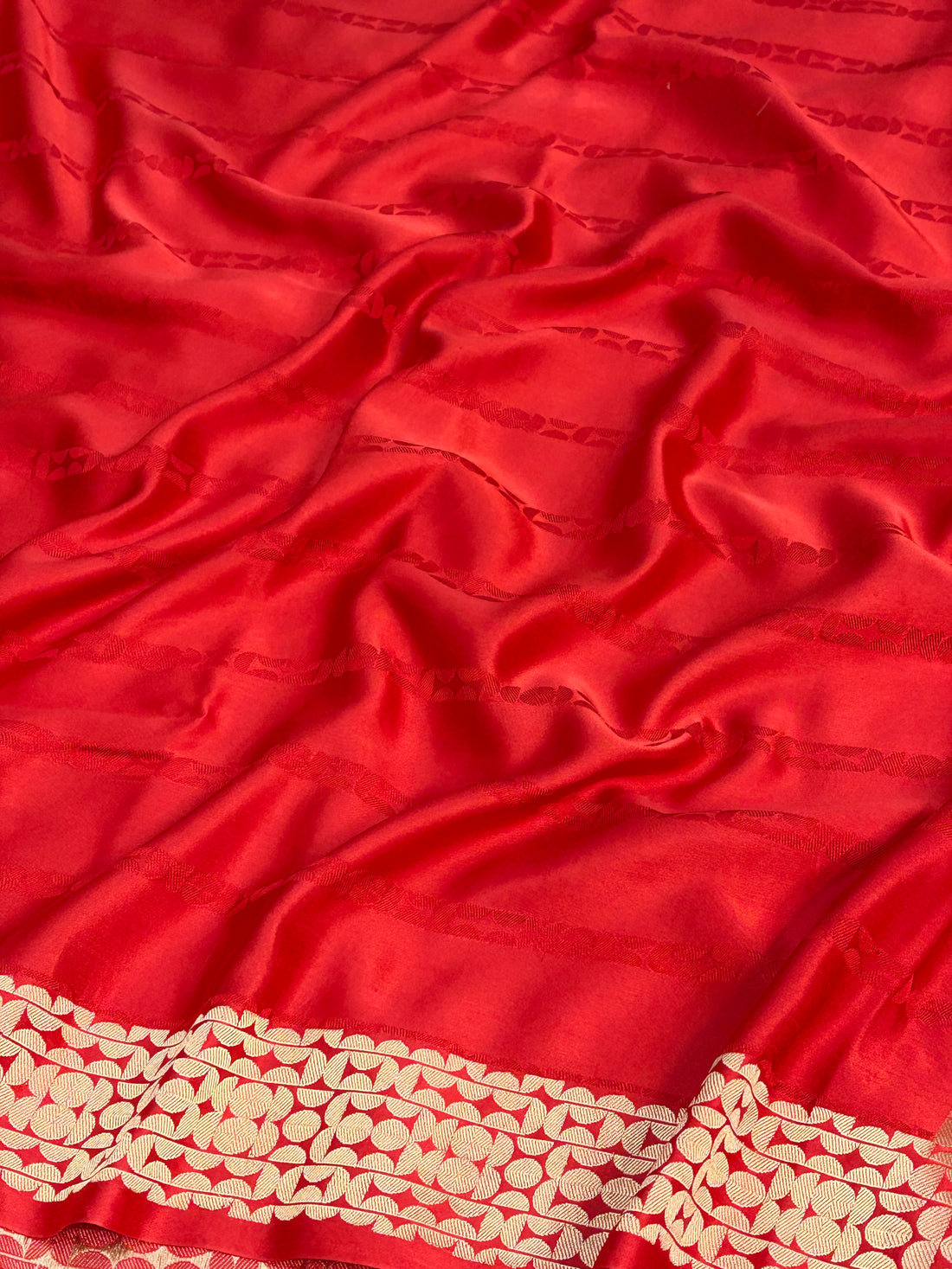 Red Handwoven Pure Banarasi Mashru Satin Silk Saree