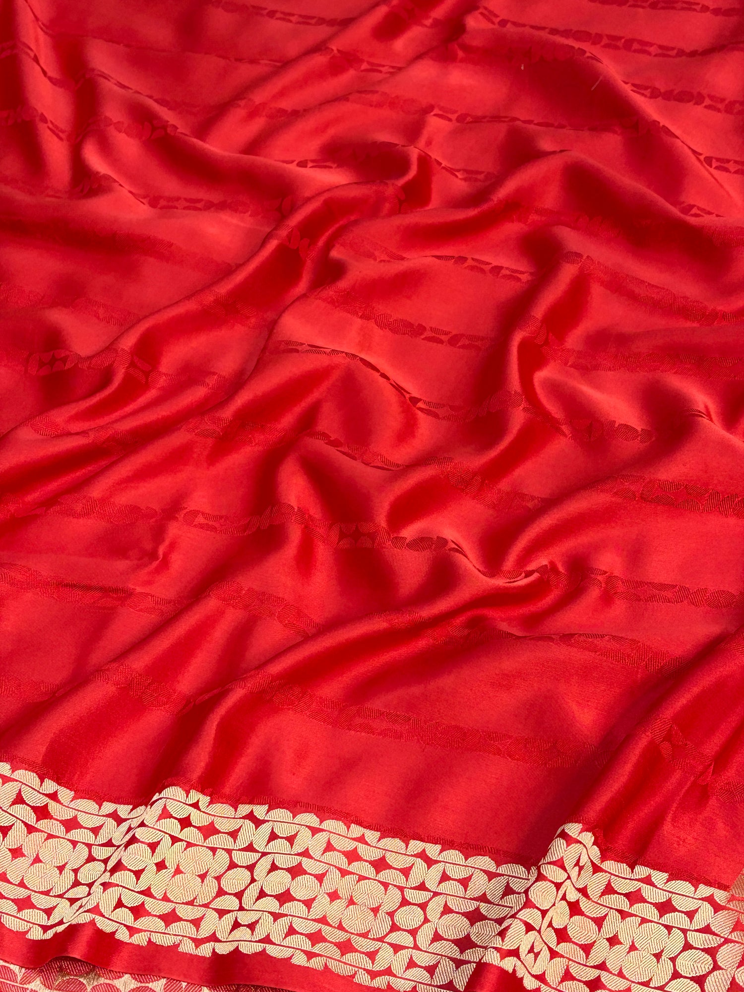 Red Handwoven Pure Banarasi Mashru Satin Silk Saree