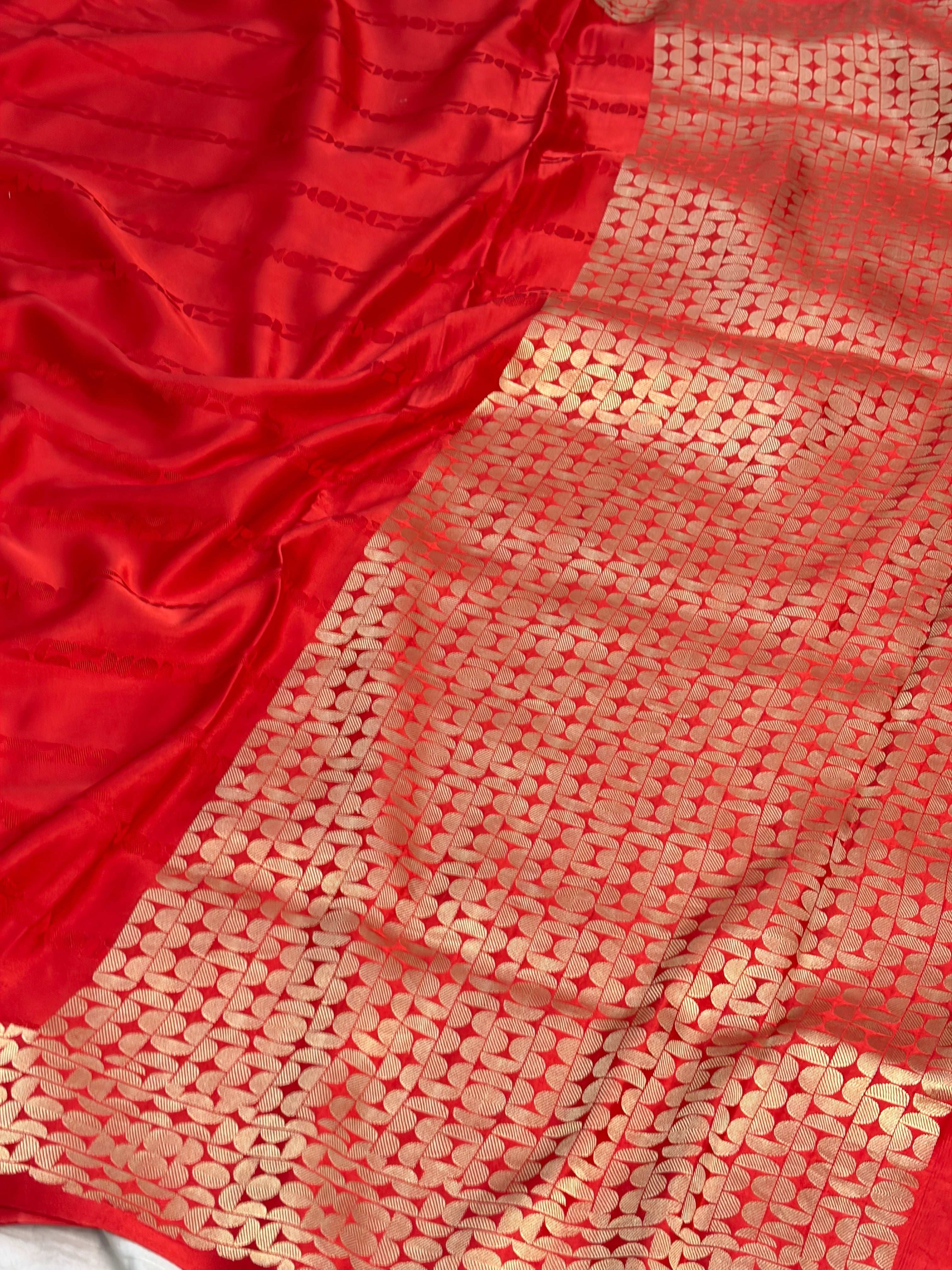 Red Handwoven Pure Banarasi Mashru Satin Silk Saree