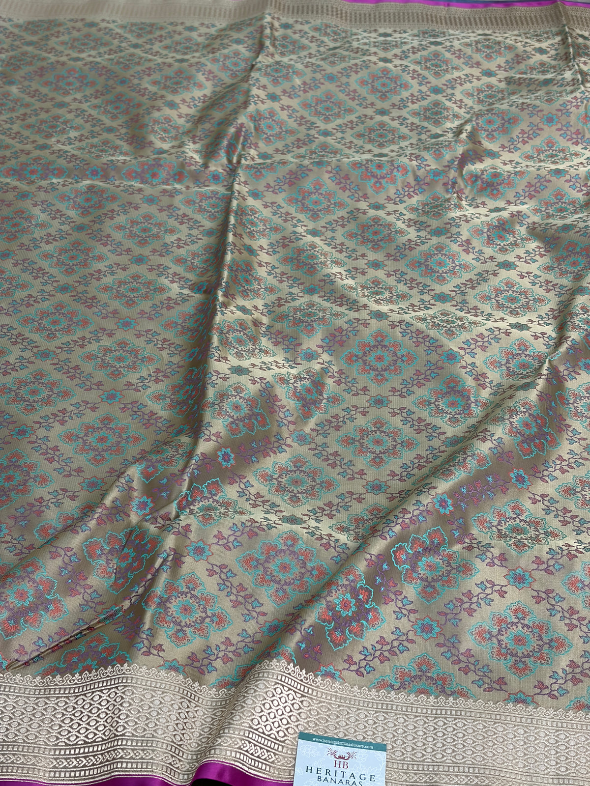 Silver Grey Handwoven Pure Banarasi Satin Tanchoi Saree