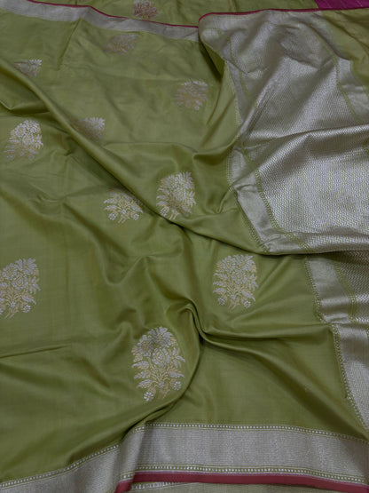 Ektara Banarasi Katan Silk Saree with Sona Rupa Buta