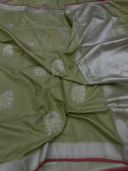 Ektara Banarasi Katan Silk Saree with Sona Rupa Buta
