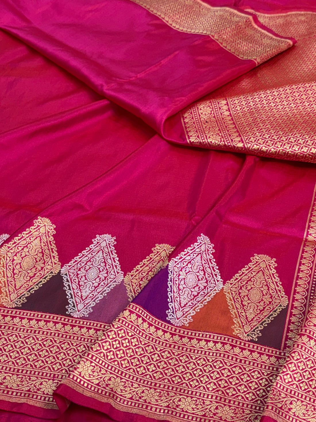 Rani Pink Handwoven Pure Banarasi Katan Silk Saree with Rangkat Border